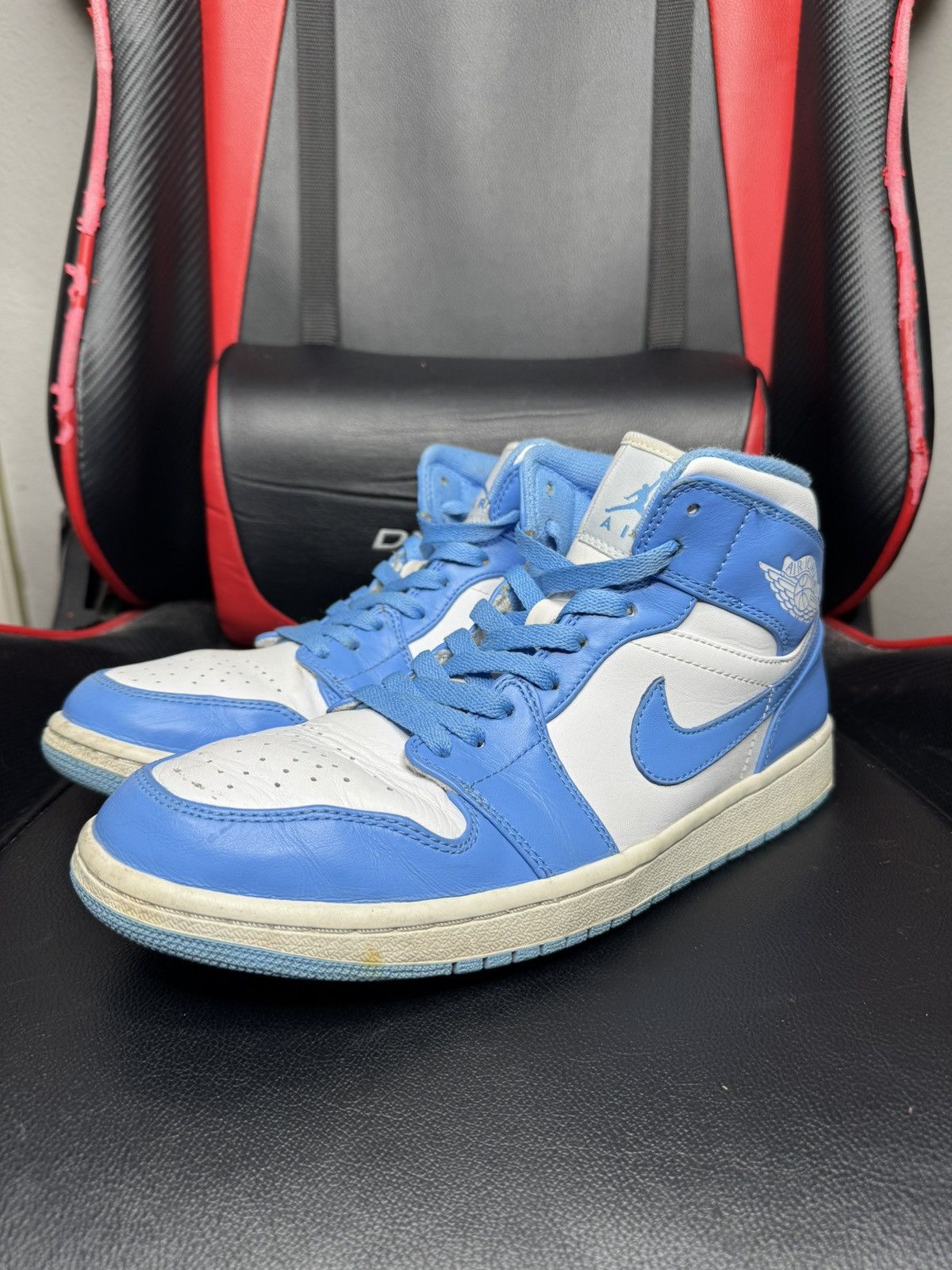 Jordan Brand Air Jordan 1 Mid ‘UNC’ - size 9.5 Size US 9.5 / EU 42-43 - 1 Thumbnail