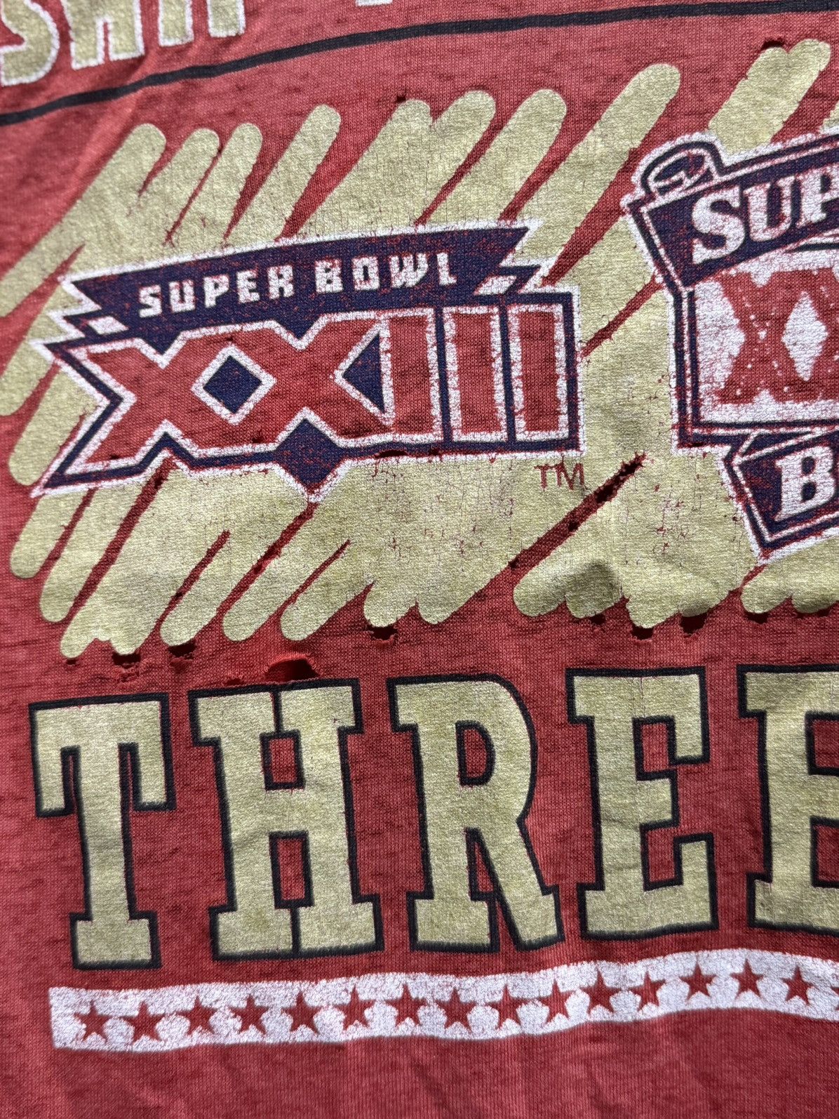 Logo 7 × NFL × Vintage Vintage NFL 49ERS Three Peat Thashed Paper Thin Tee Size US XL / EU 56 / 4 - 9 Thumbnail
