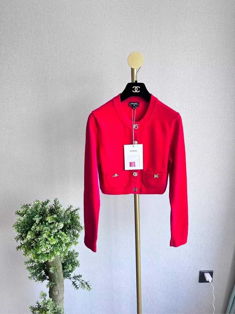 Chanel Chanel 22b badge knitted cardigan rose red coat Size XXS / US 00 / IT 34 - 2 Thumbnail