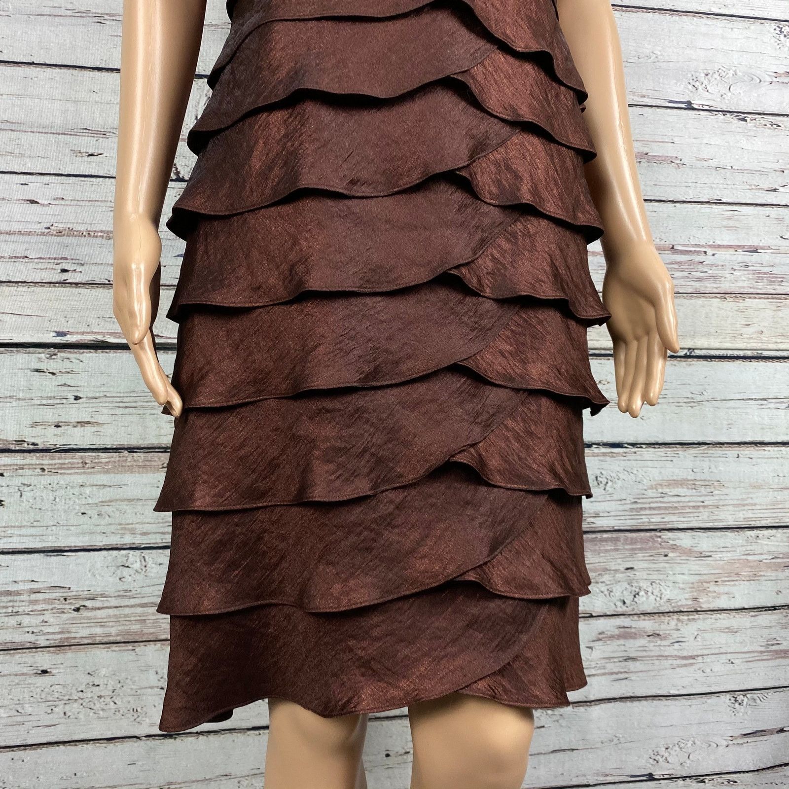 Other Jessica Howard Brown Shiny Empire Waist Ruffled Dress 6 Size M / US 6-8 / IT 42-44 - 5 Thumbnail