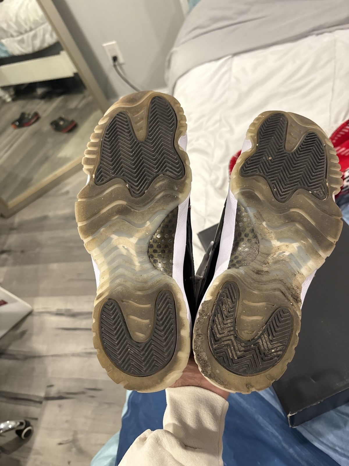 Jordan Brand jordan 11 gratitude Size US 8.5 / EU 41-42 - 2 Thumbnail
