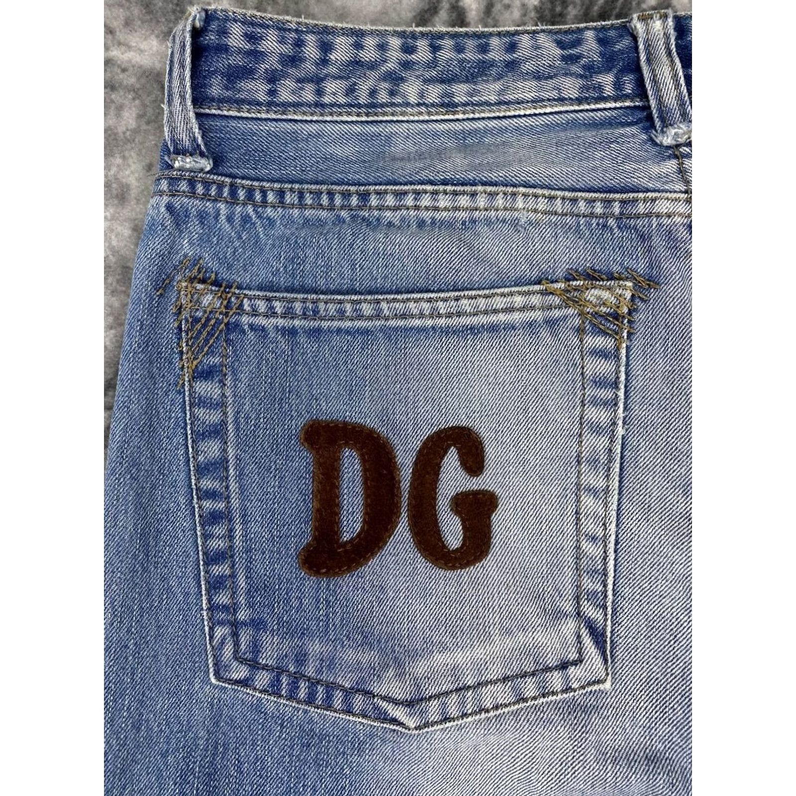 Dolce & Gabbana VINTAGE Dolce&Gabbana Denim Jeans Distressed Big Logo 32 Blue Denim Jeans Men 32 Blue Logo Distressed 5-Pocket Regular Straight Jeans Mens Size US 32 / EU 48 - 4 Thumbnail