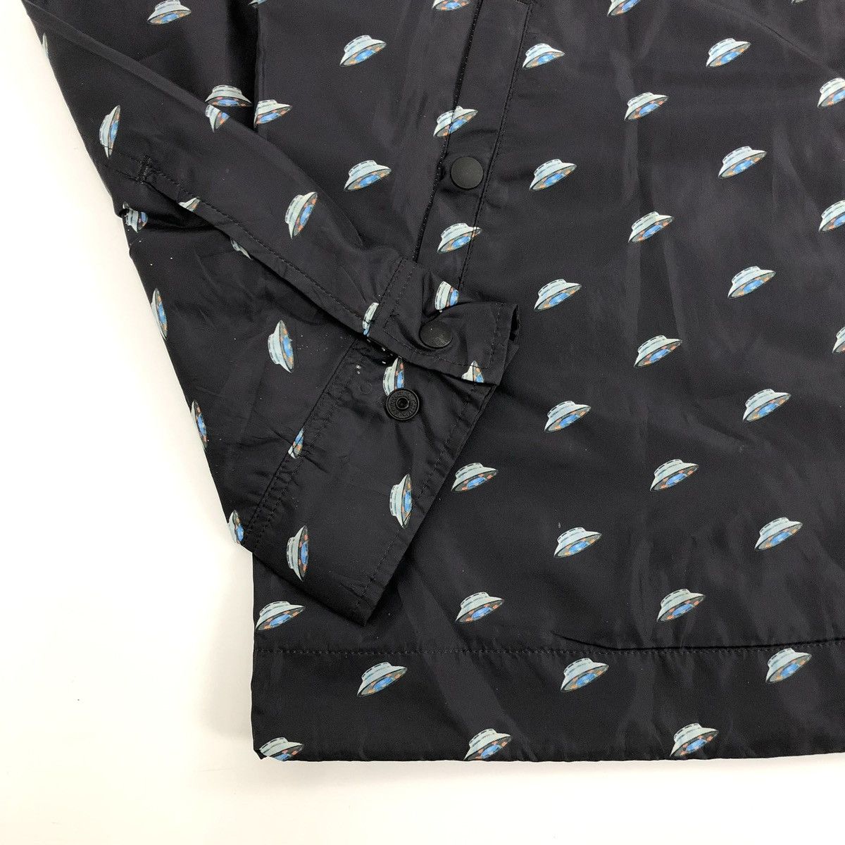 Undercover 2000s John Undercover Ufo Print Monogram Coach Jacket Size US M / EU 48-50 / 2 - 6 Thumbnail
