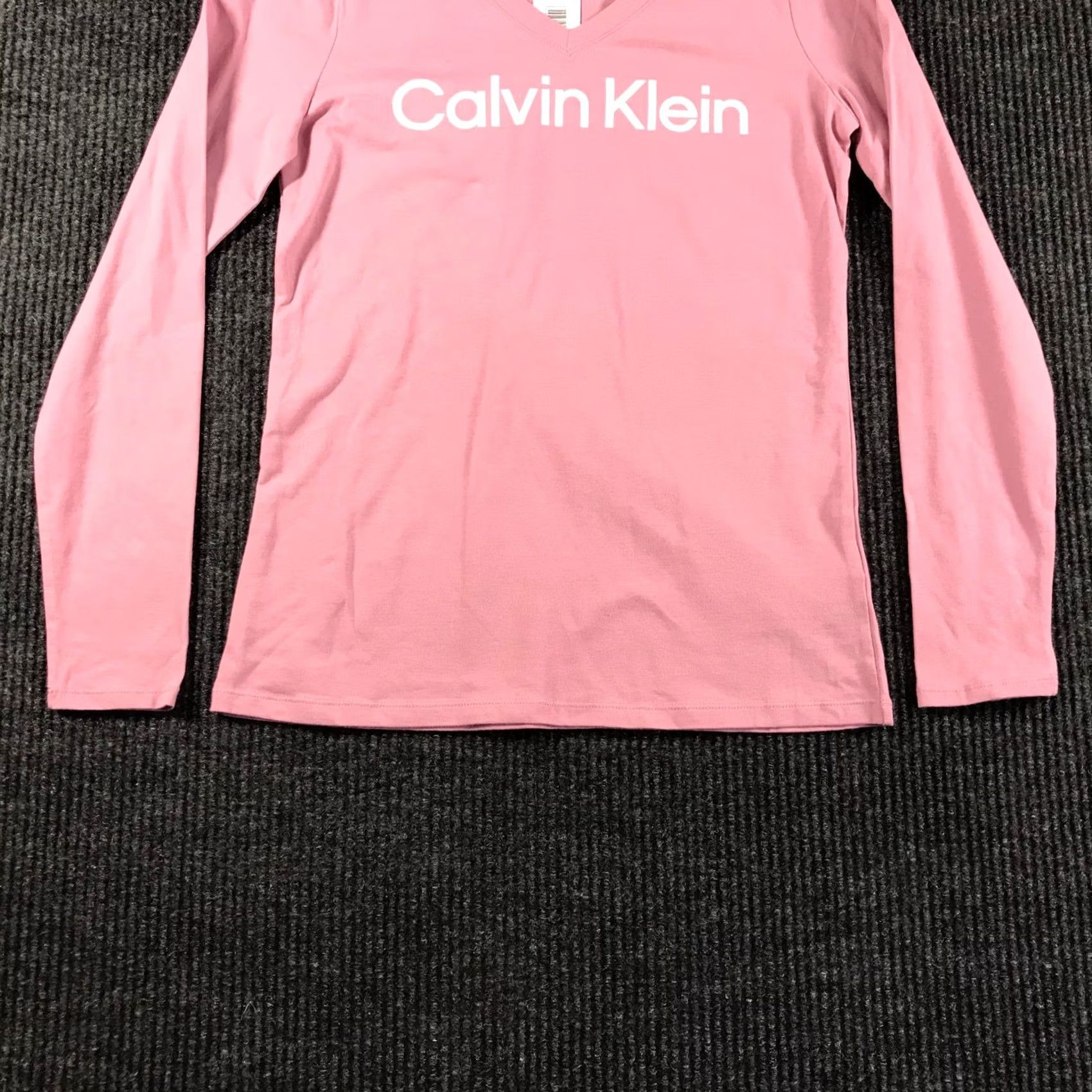 Calvin Klein Calvin Klein Performance Womens V-Neck Long Sleeve Tee Pink PFRT2347 S Size S / US 4 / IT 40 - 3 Thumbnail
