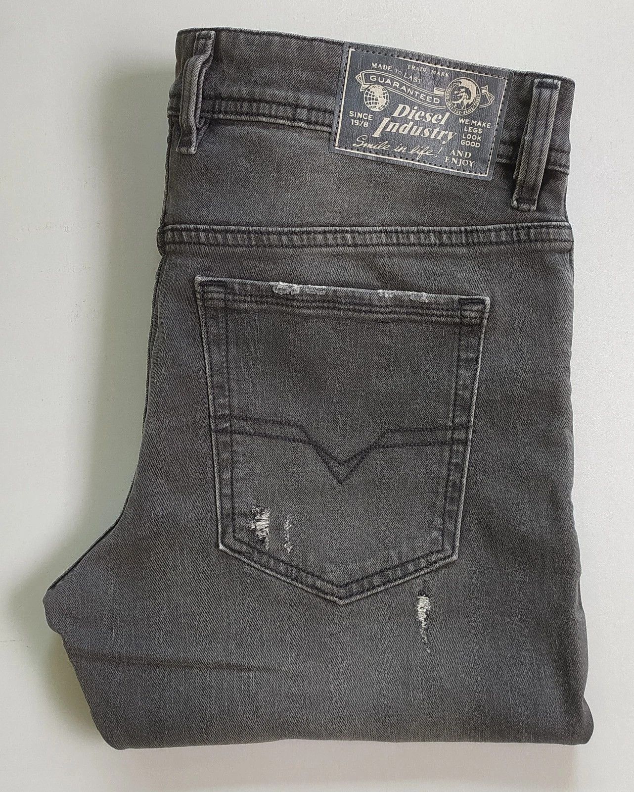 Diesel Diesel TROXER L.32 MENS JEANS SLTP/9989 Size US 34 / EU 50 - 1 Thumbnail