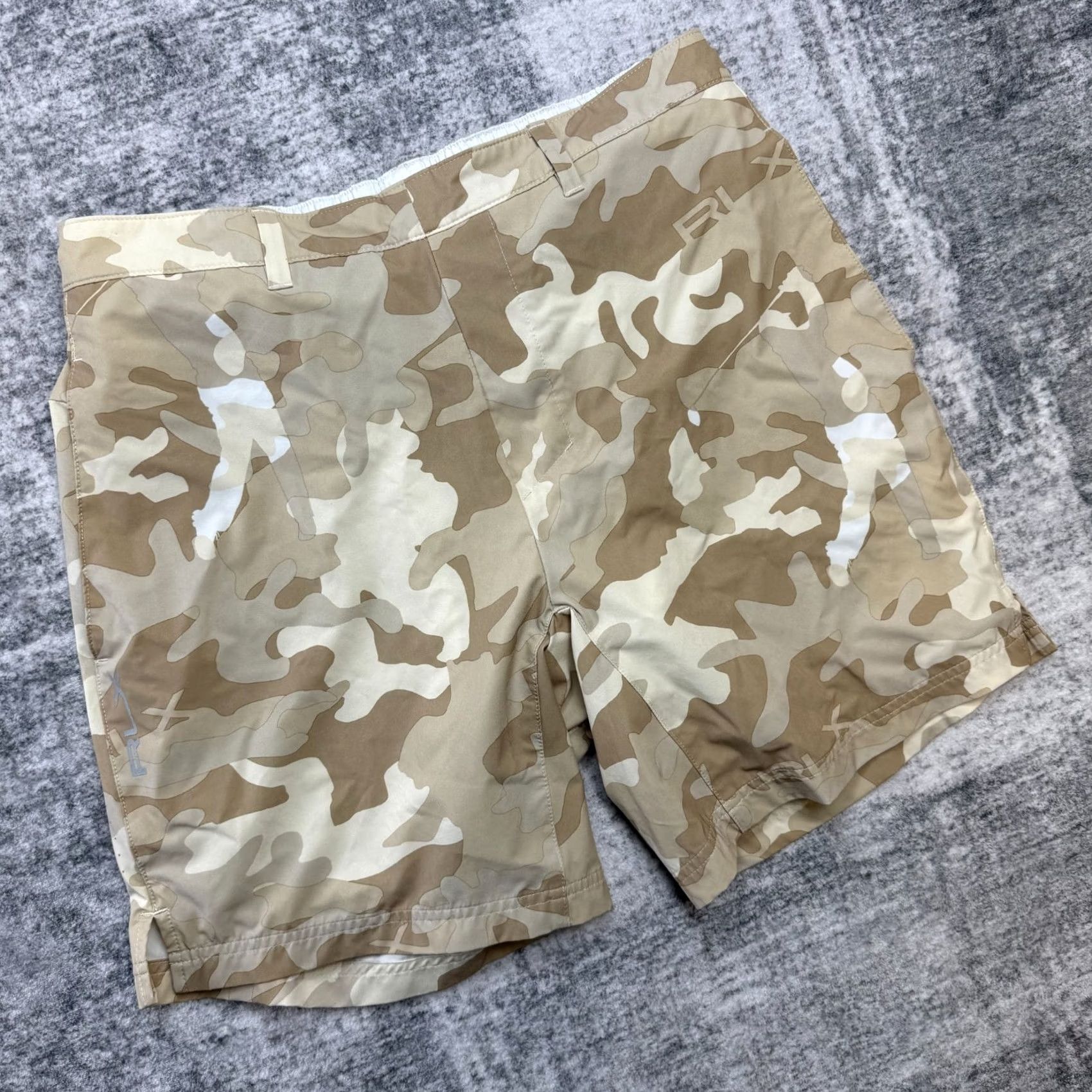 RLX Ralph Lauren RLX Ralph Lauren Short sMens Medium Beige Camo Golf Athletic Lined Pockets 7 Inseam Beige Camouflage Golf, Gym & Training Mens Regular Slant Size US 31 - 2 Thumbnail