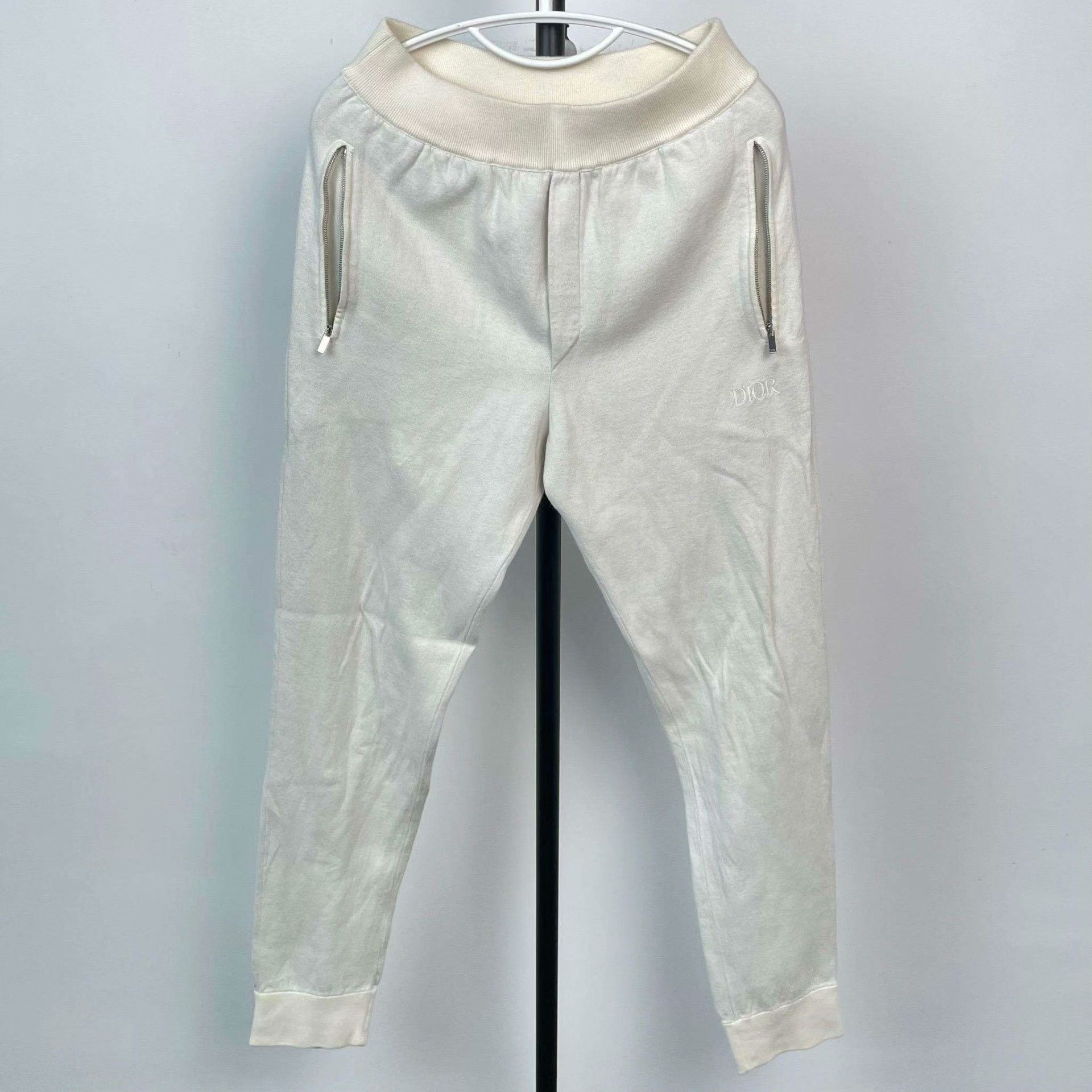 Dior Dior White Sweatpants S Men Size US 30 / EU 46 - 1 Thumbnail