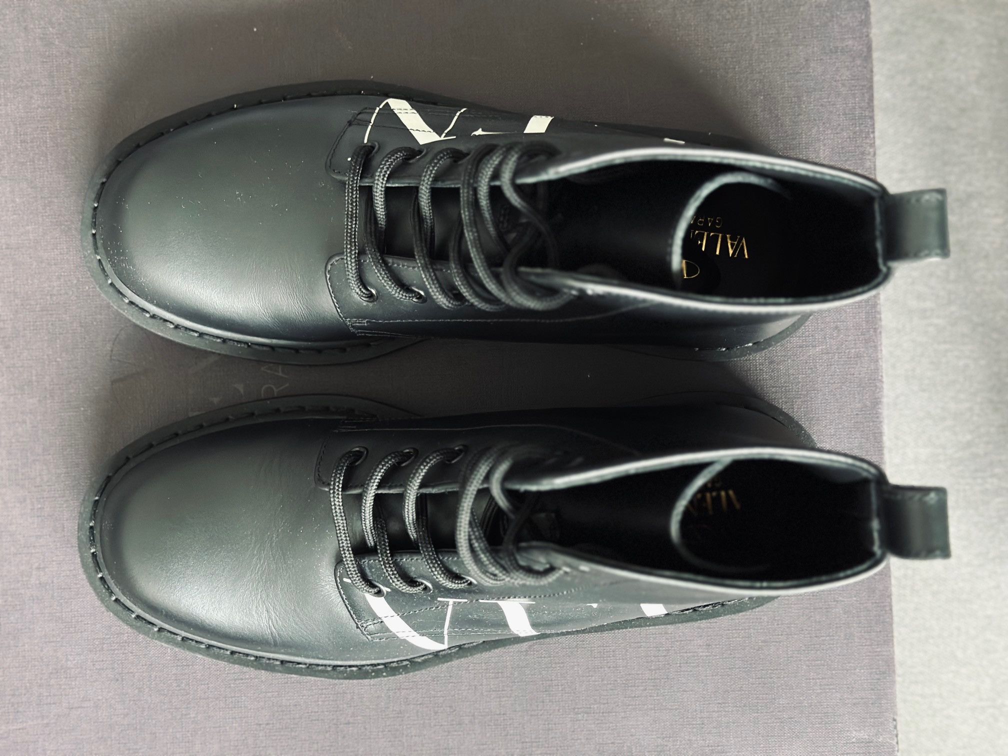 Valentino Black Leather White VLTN Logo Combat Boots Size US 8 / EU 41 - 5 Thumbnail