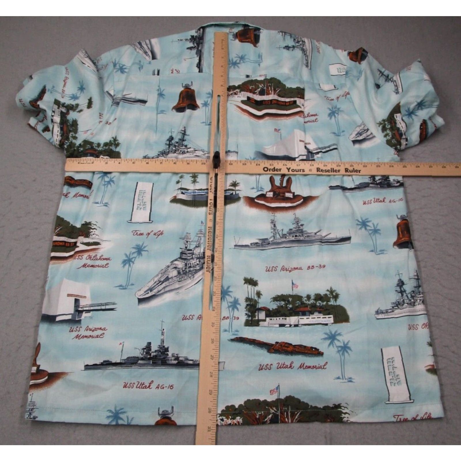Vintage Kalaheo Shirt Large Blue Button Up AOP Pearl Harbor Made in Hawaiian Tiki Mens Regular Short Sleeve Cotton Size US L / EU 52-54 / 3 - 6 Thumbnail