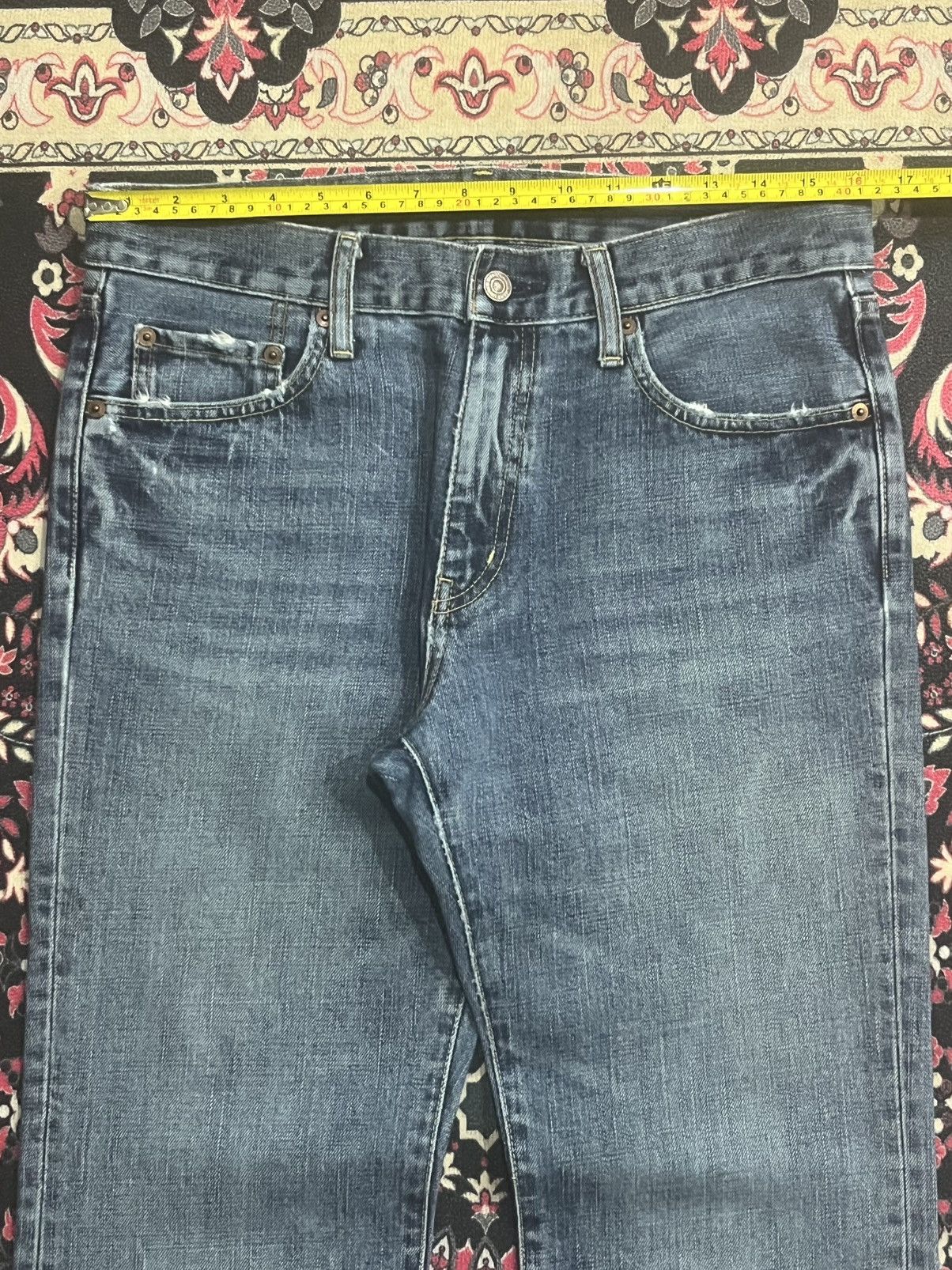 Undercover × Uniqlo Vintage Uniqlo Classic Blue Washed Distressed Flare Jeans Size US 31 - 12 Thumbnail