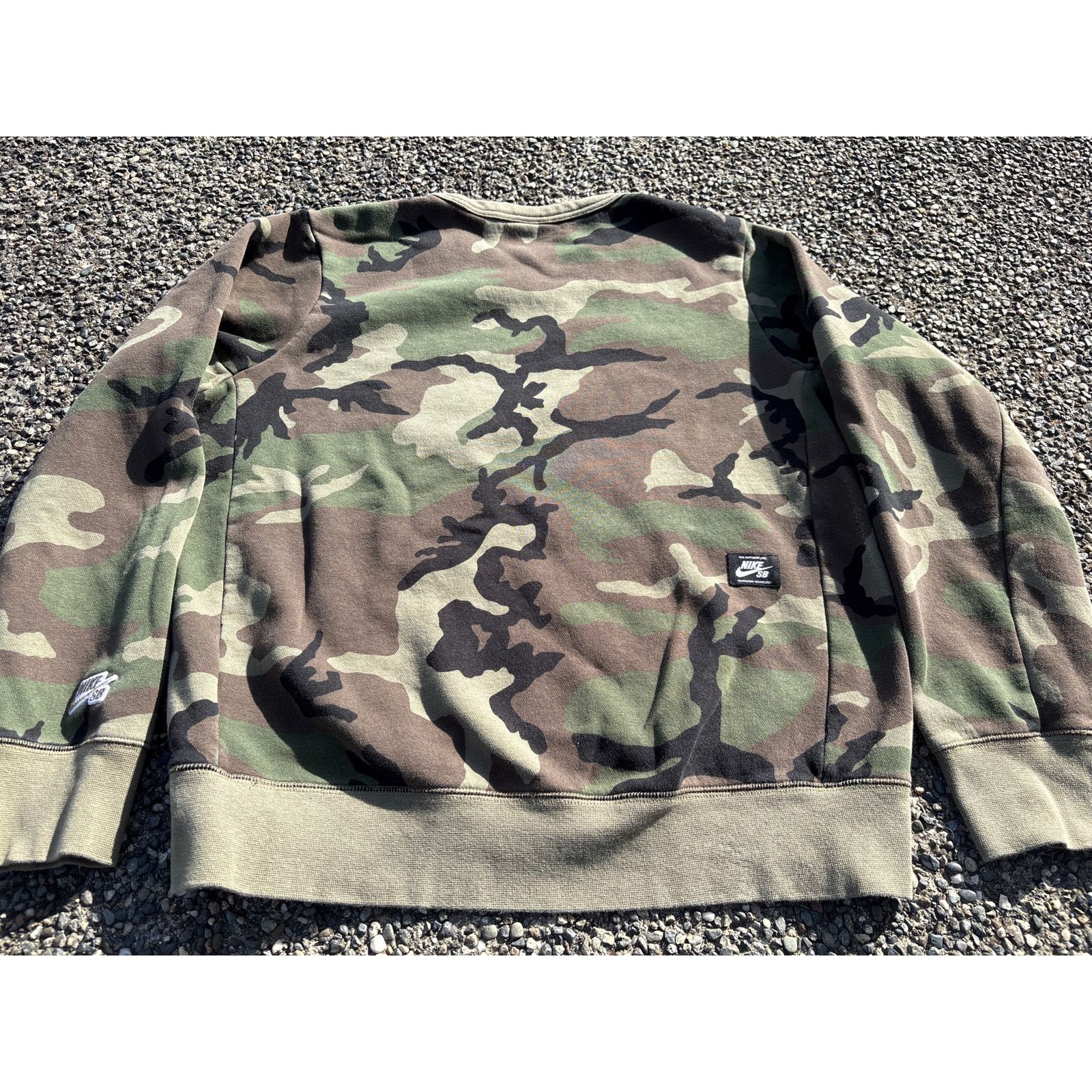 Nike Nike SB, army, camo crewneck sweatshirt, medium skateboard Size US M / EU 48-50 / 2 - 6 Thumbnail
