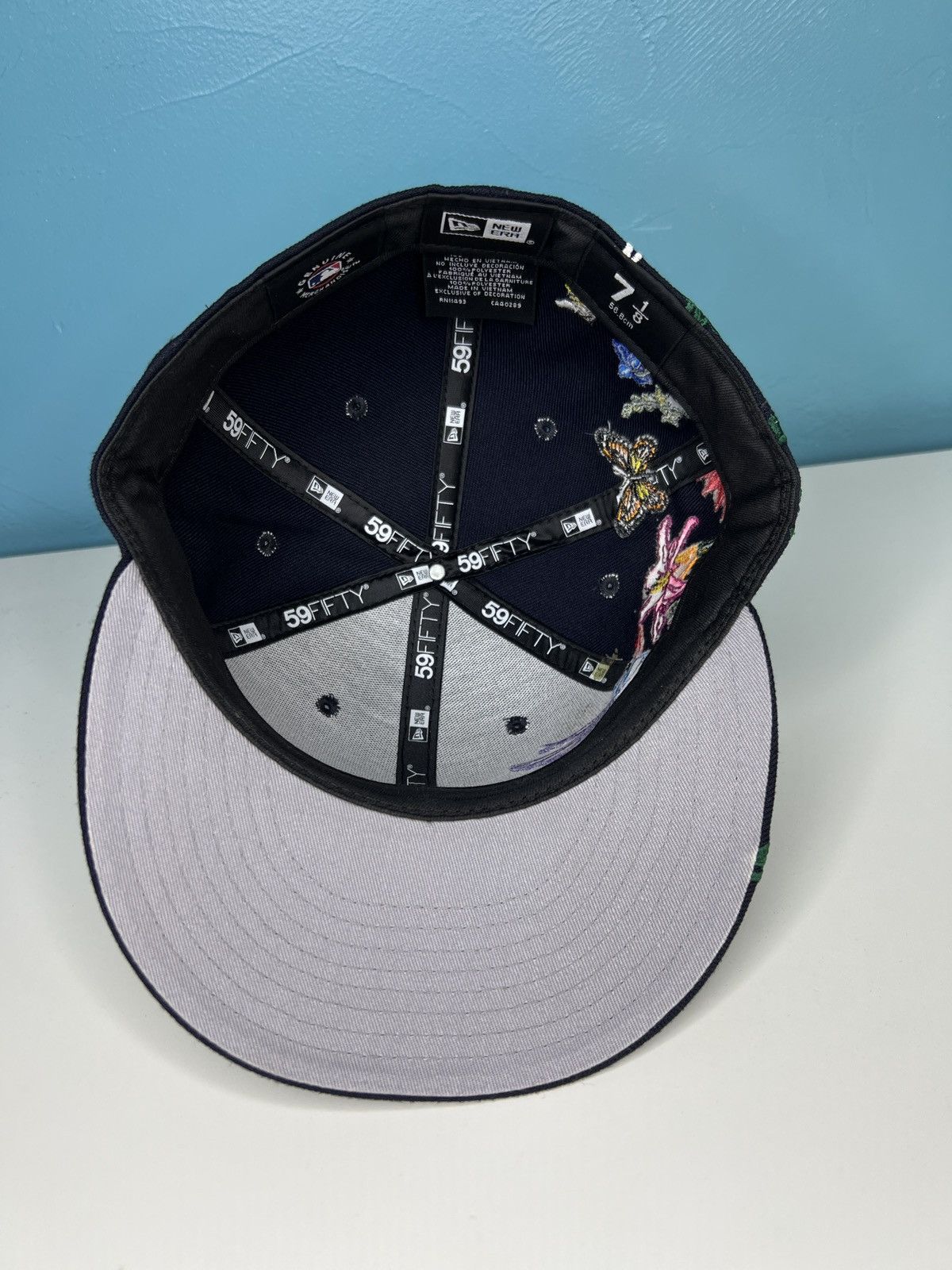MLB Detroit New Era 59FIFTY Hat Blue Floral 7 1/8 MLB RARE Size ONE SIZE - 7 Thumbnail