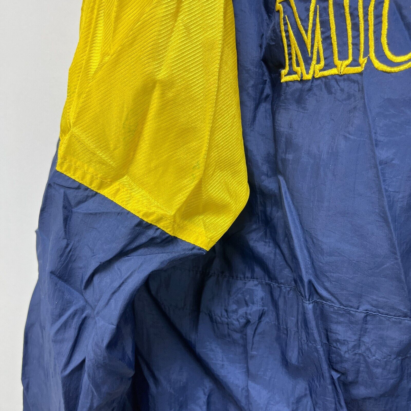 Vintage Vintage 90s Michigan Wolverines Windbreaker Jacket Large Size US L / EU 52-54 / 3 - 13 Thumbnail