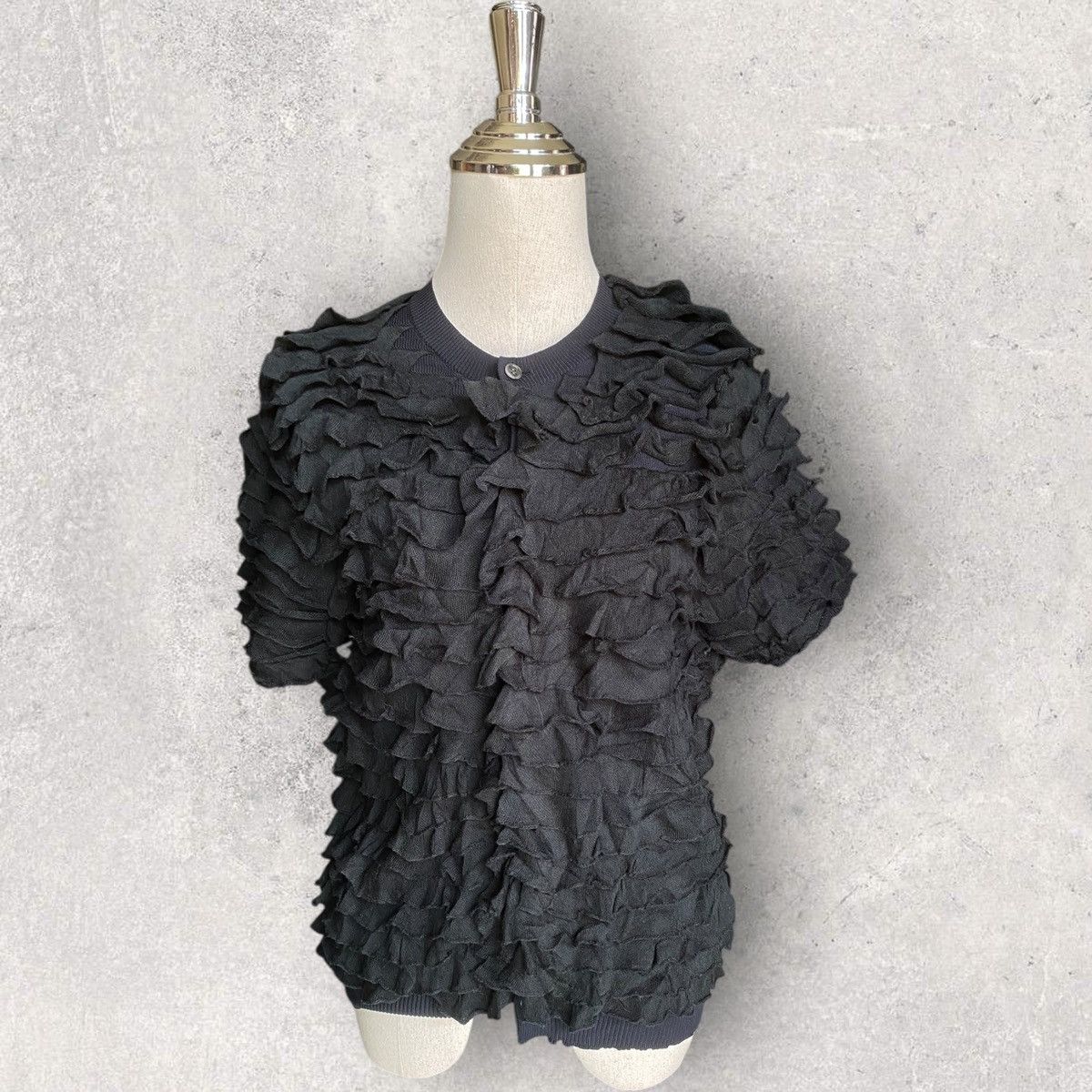 Comme des Garcons Fall 2011 Frills Button Up Sweatshirt Size M / US 6-8 / IT 42-44 - 1 Thumbnail