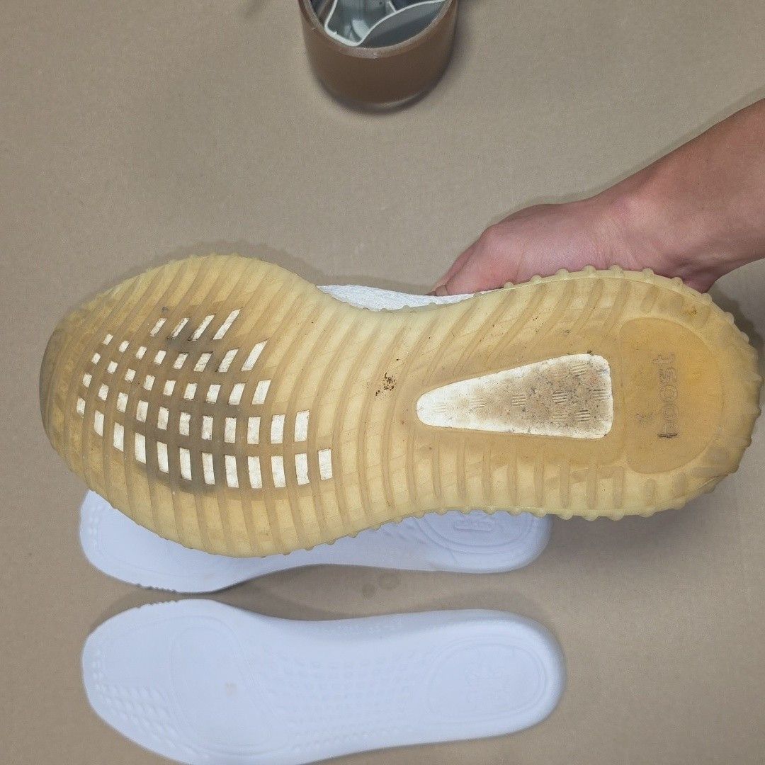 Adidas Adidas yeezy 350 cream white Size US 11 / EU 44 - 9 Thumbnail