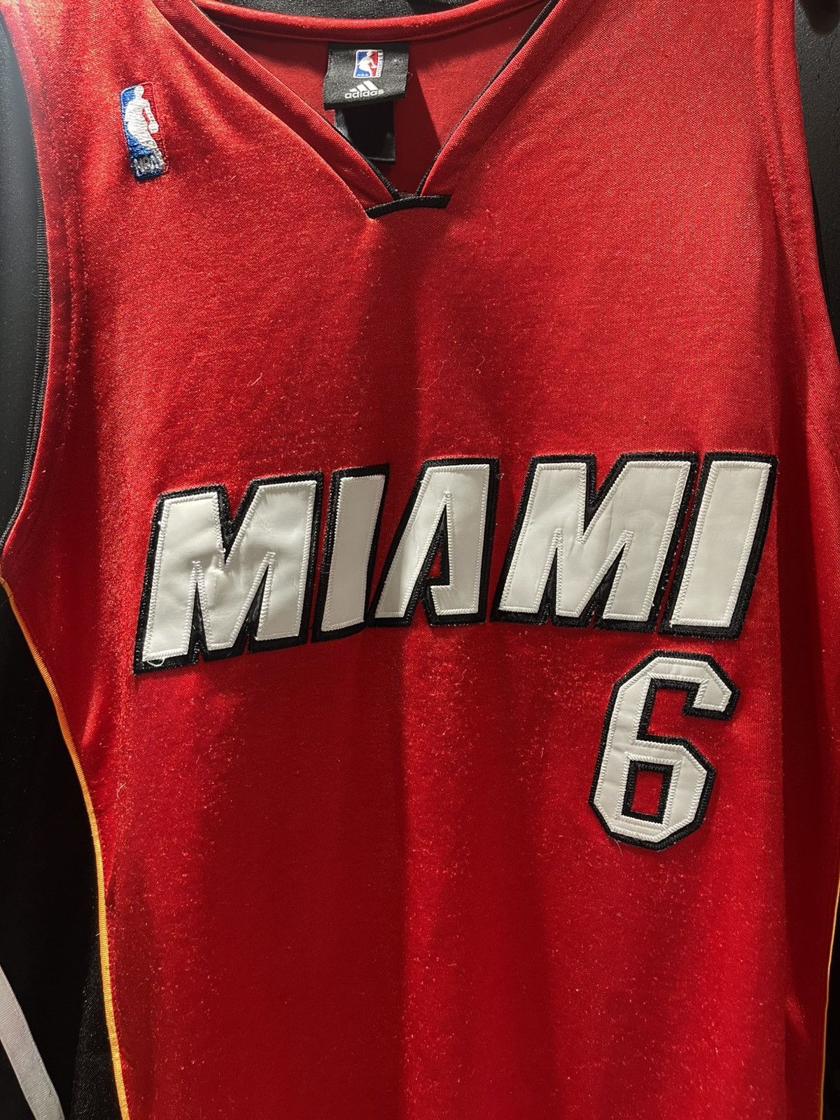 Adidas × NBA Adidas Miami Heat LeBron James #6 Basketball Jersey Size US L / EU 52-54 / 3 - 2 Thumbnail