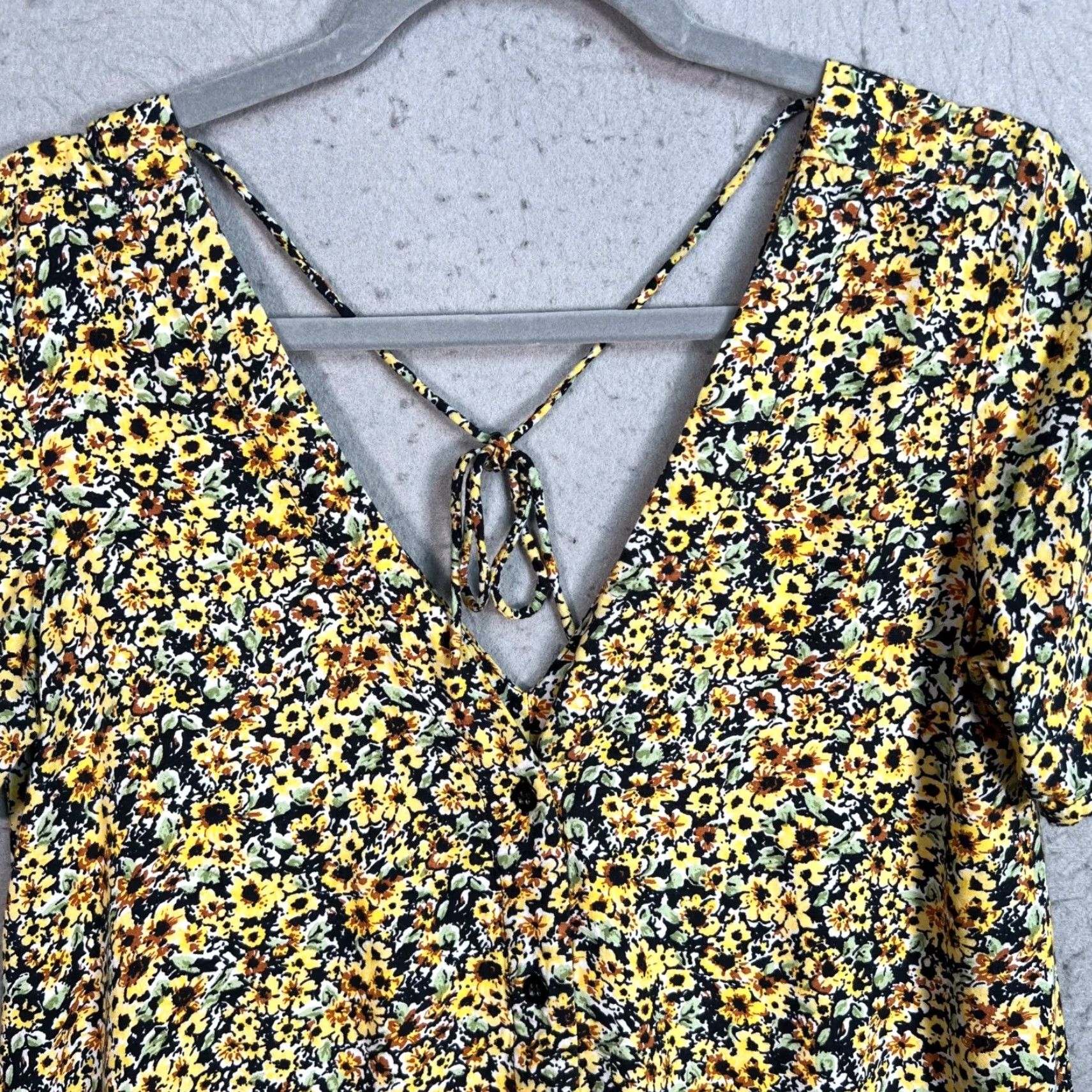 Vintage Motel Dress XS Yellow Floral Sunflower Print Short-Sleeve Mini Tie Back Womens Size XS / US 0-2 / IT 36-38 - 5 Thumbnail