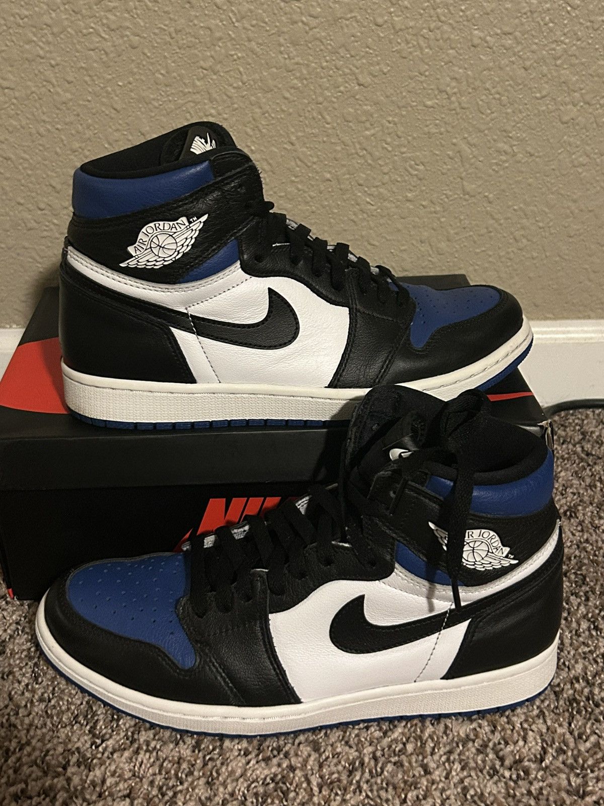 Jordan Brand Air Jordan 1 High Royal Toe Size US 9.5 / EU 42-43 - 1 Thumbnail