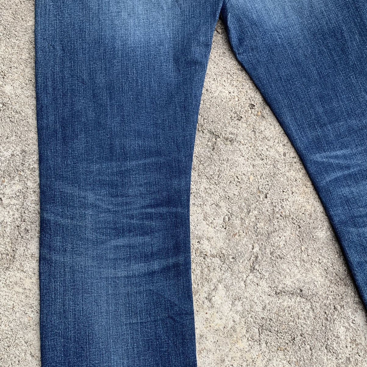 Undercover × Uniqlo Vintage Faded Two Tone Uniqlo Distressed Jeans Denim W33 Size US 33 - 13 Thumbnail