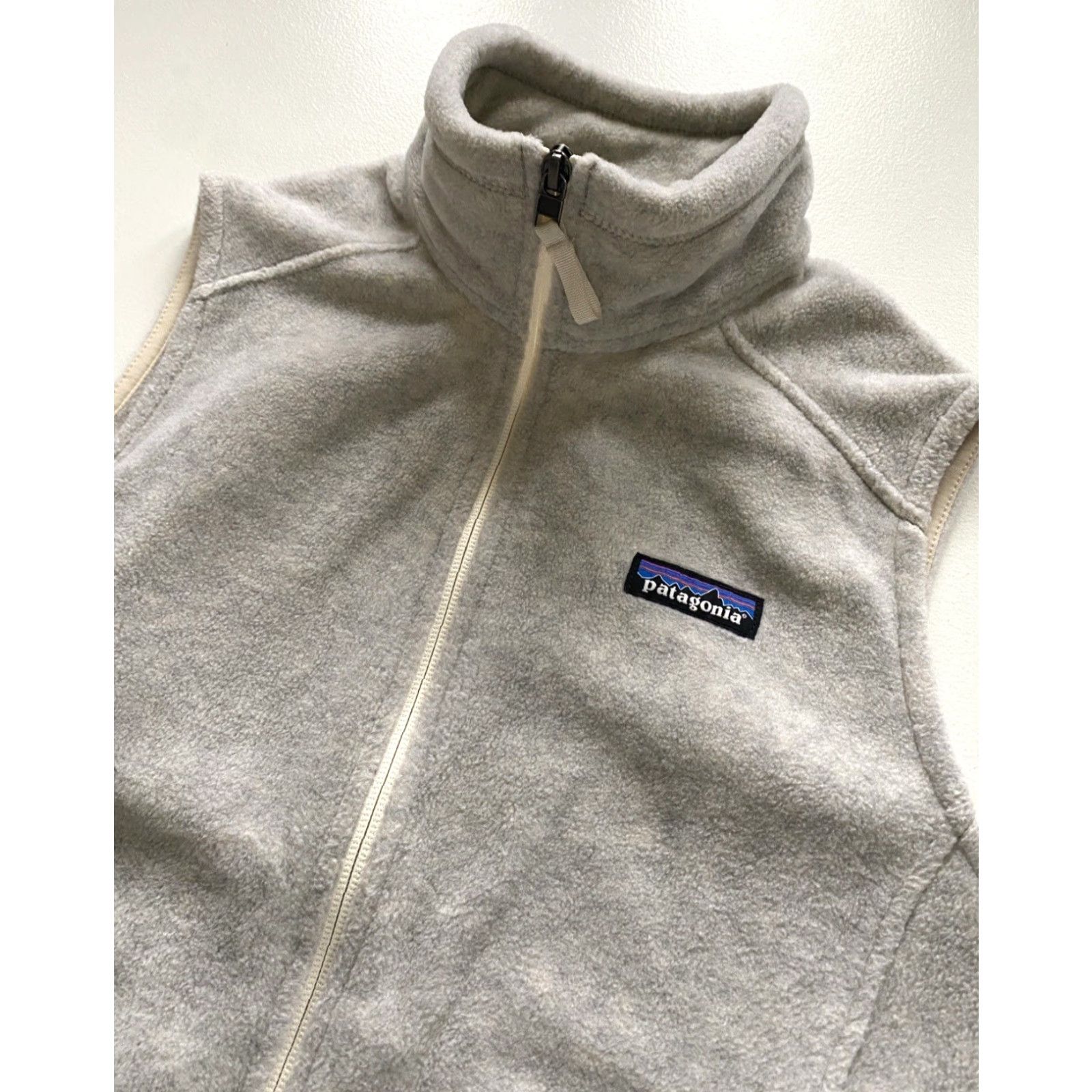 Patagonia Patagonia Women's Vest Synchilla Full Zip Oat Solid Small Size S / US 4 / IT 40 - 6 Thumbnail