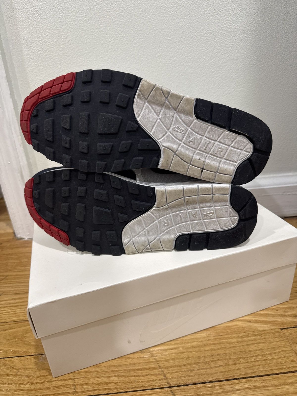 Nike Nike Air Max 1 Patch Paris Size US 9 / EU 42 - 12 Thumbnail