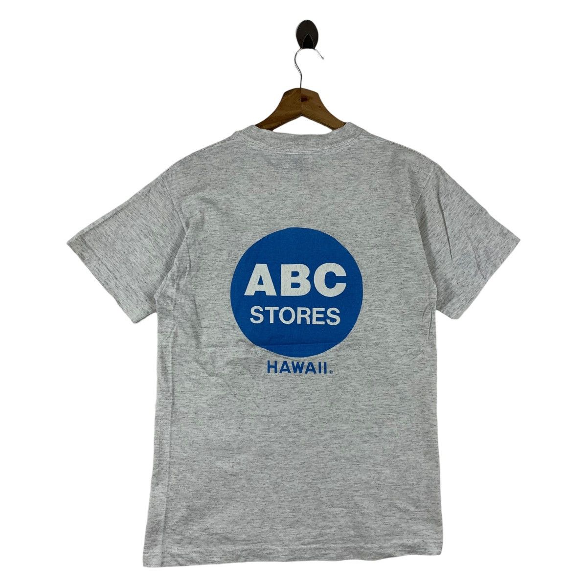 Other Vintage 90s ABC STORE hawaii big logo Surfing tee Size US S / EU 44-46 / 1 - 1 Thumbnail