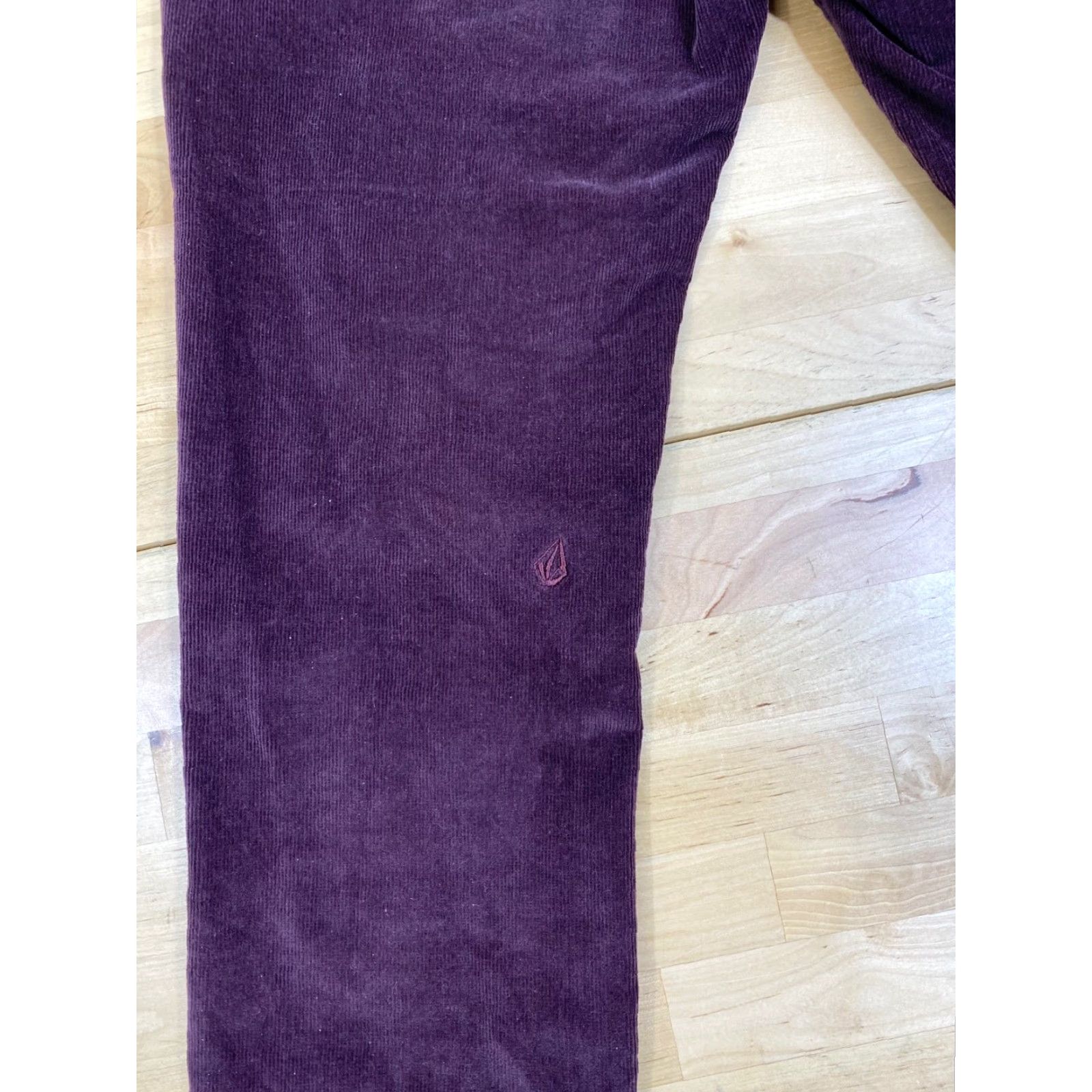 Volcom VINTAGE Volcom Womens Pants Corduroy Purple 25 Regular Waist 1 Dark Purple #2058 Size 25" / US 0 / IT 36 - 5 Thumbnail