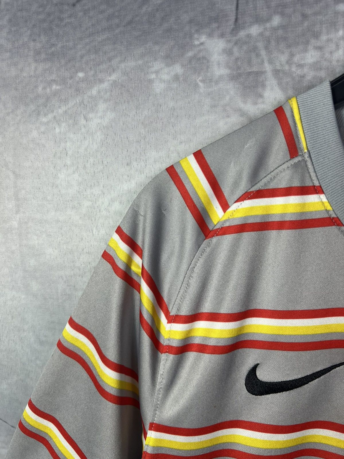 Nike Nike Liverpool 2021/22 Prematch Soccer Jersey Tshirt Size US M / EU 48-50 / 2 - 8 Thumbnail