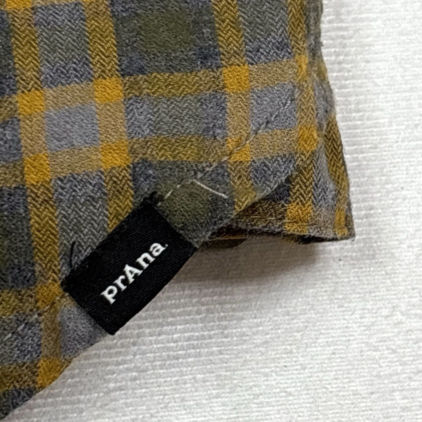 Prana PrAna Long Sleeve Button Up Men’s Large Plaid Brown Checkered Shirt L Mens Brown Plaid Button-Up Long Sleeve PrAna Uniform? Size US L / EU 52-54 / 3 - 4 Thumbnail