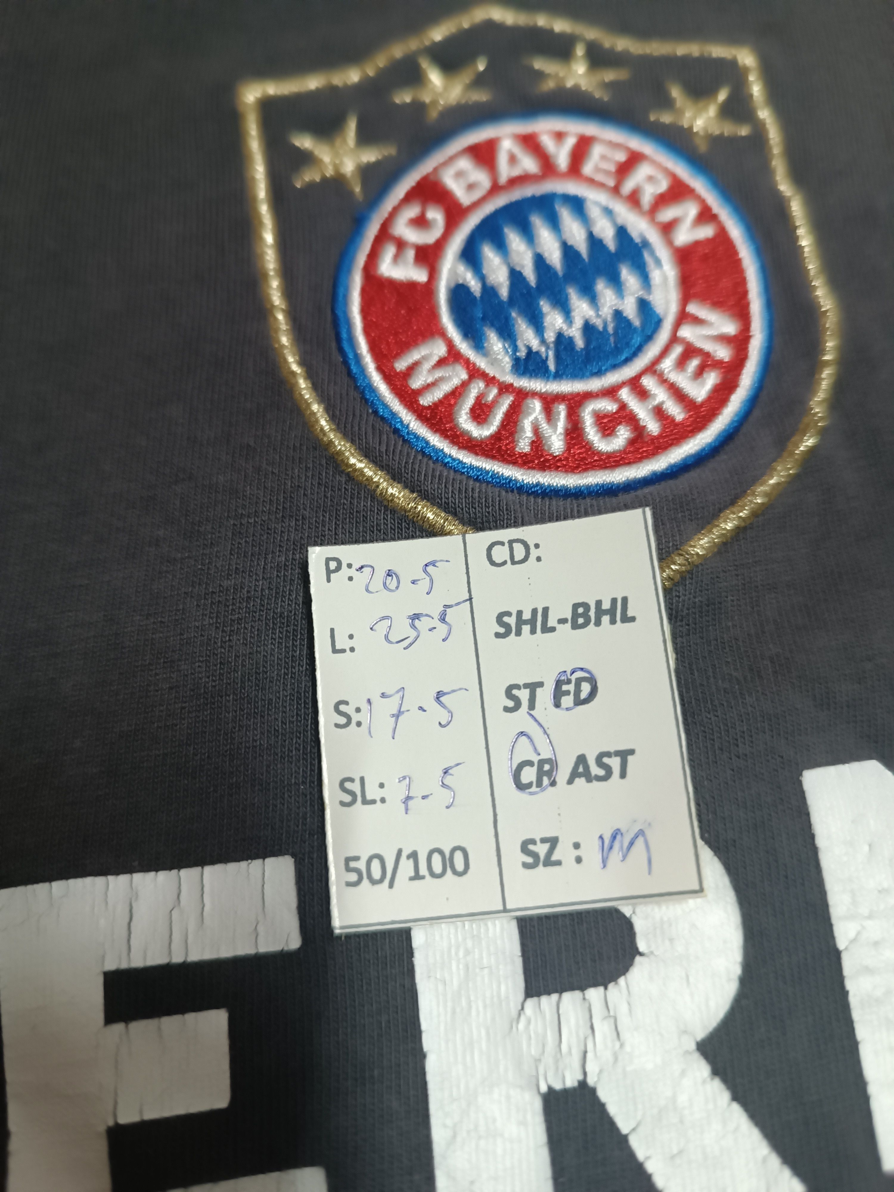 Vintage VINTAGE BAYERN MUNICH FCB FIFA SOCCER EPL VERY RARE Size US S / EU 44-46 / 1 - 21 Thumbnail