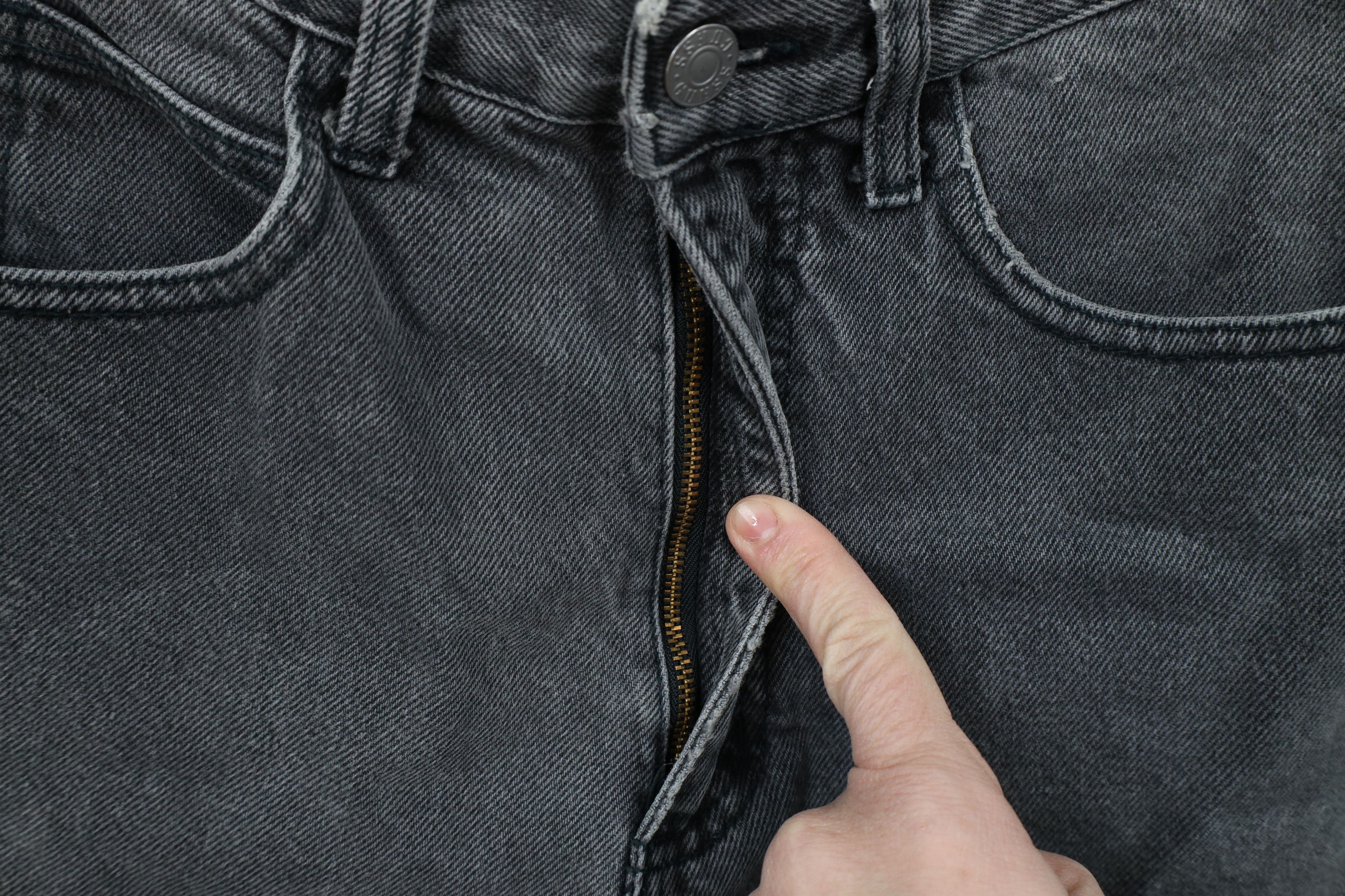 Guess × Vintage Vintage 90s Guess Tapered Skinny Leg Denim Jeans Black USA Size 29" - 10 Thumbnail