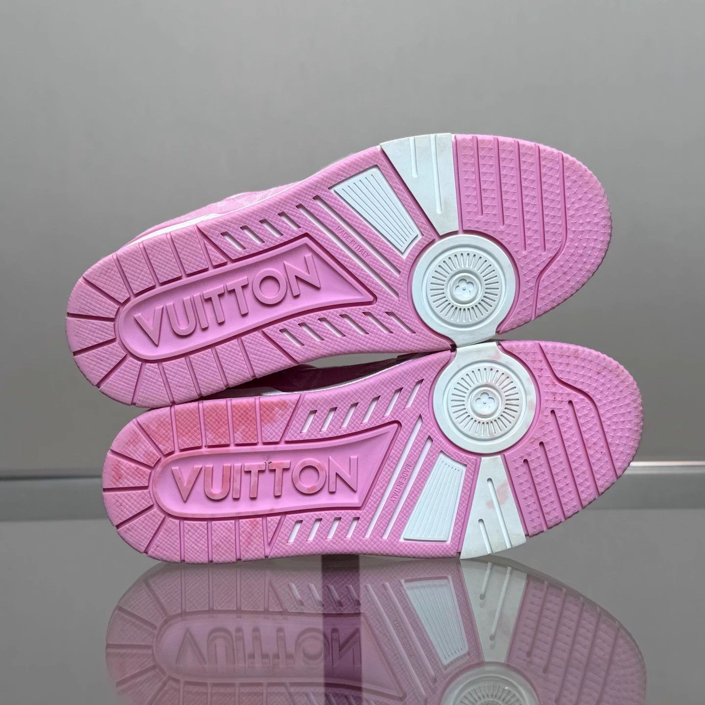 Louis Vuitton LV Trainer 25 White Pink Denim Sneakers EUR 36.5 99 Size US 5.5 / IT 35.5 - 7 Thumbnail