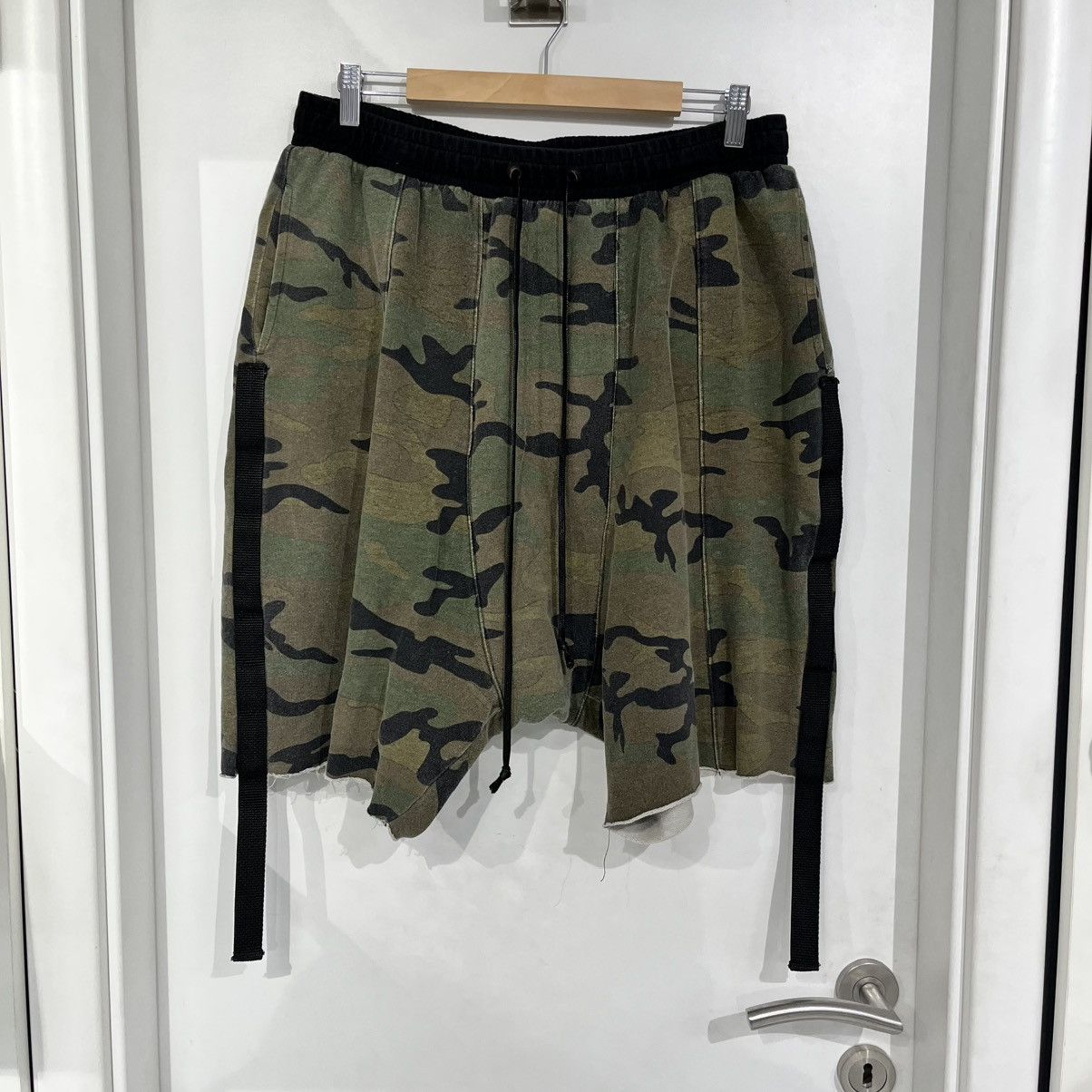 Other Knomadik Camo Shorts Size US 36 / EU 52 - 1 Thumbnail