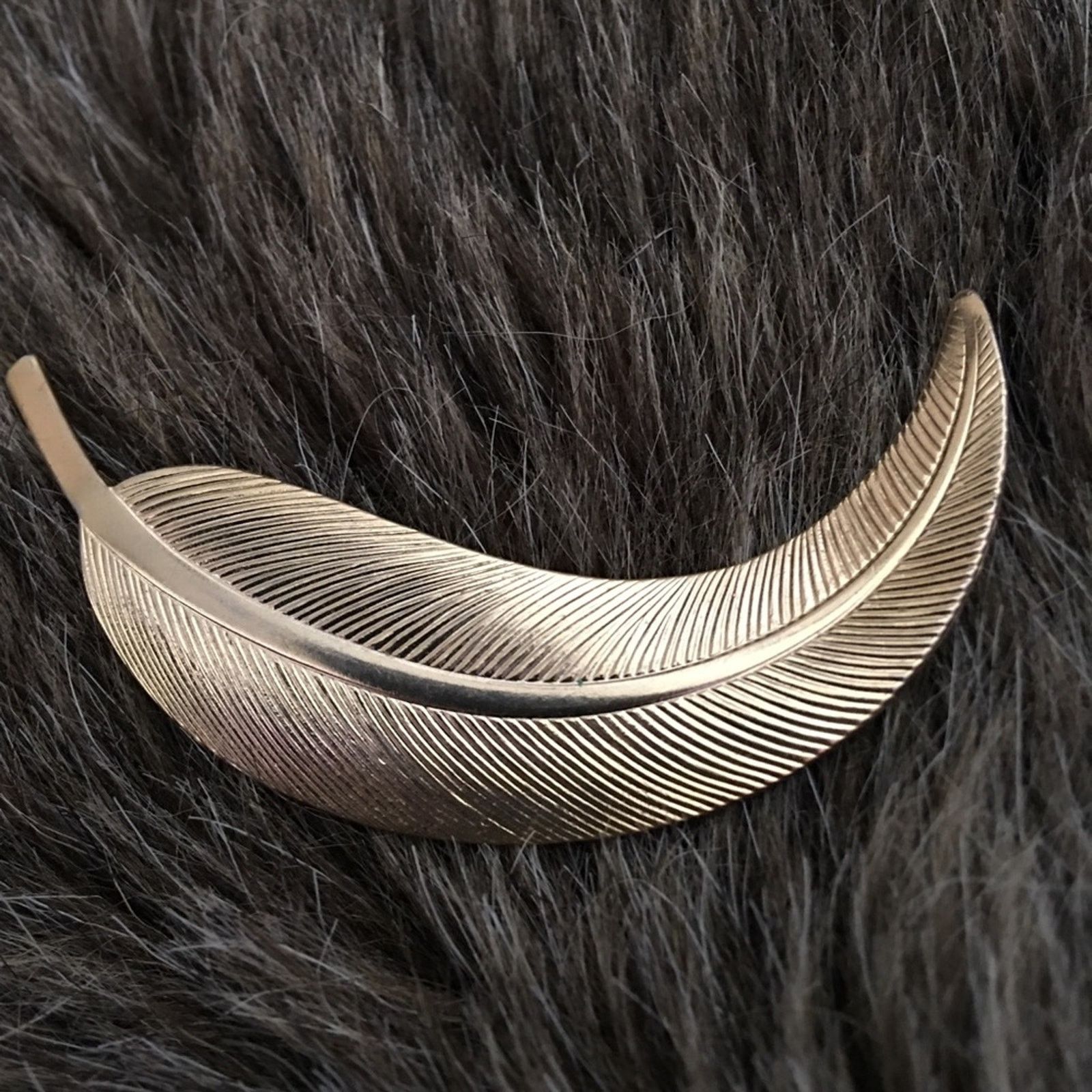 Vintage Vintage 70s gold tone textured leaf brooch pin Size ONE SIZE - 2 Thumbnail