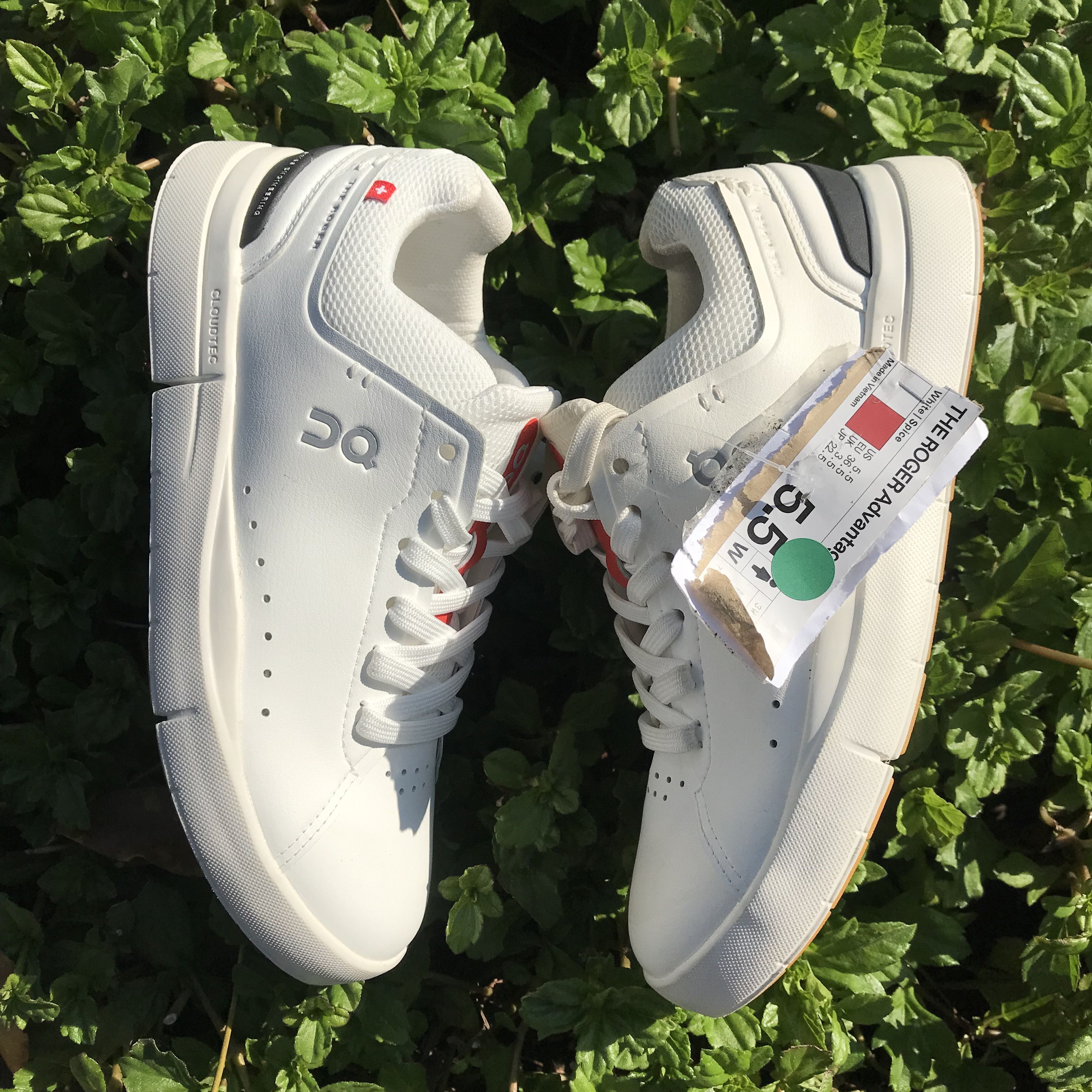 On On Cloud THE ROGER Advantage All White Bnwt Brand New Size US 5 / EU 37 - 12 Thumbnail
