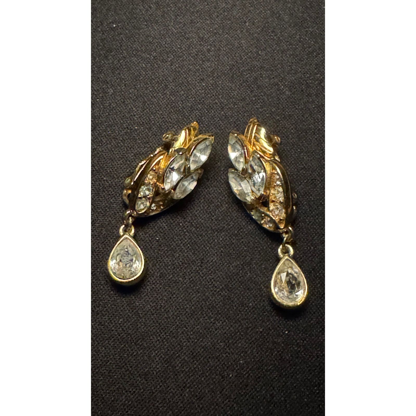 Other Vintage Crown Trifari Dangle Drop Crystal Clip On Earrings Size ONE SIZE - 1 Thumbnail