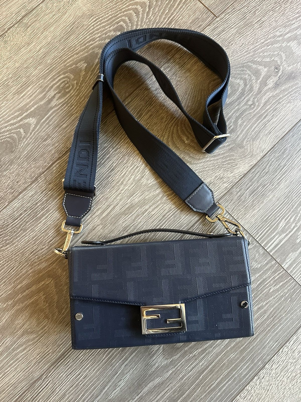 Fendi Fendi Baguette Soft Trunk Size ONE SIZE - 2 Thumbnail