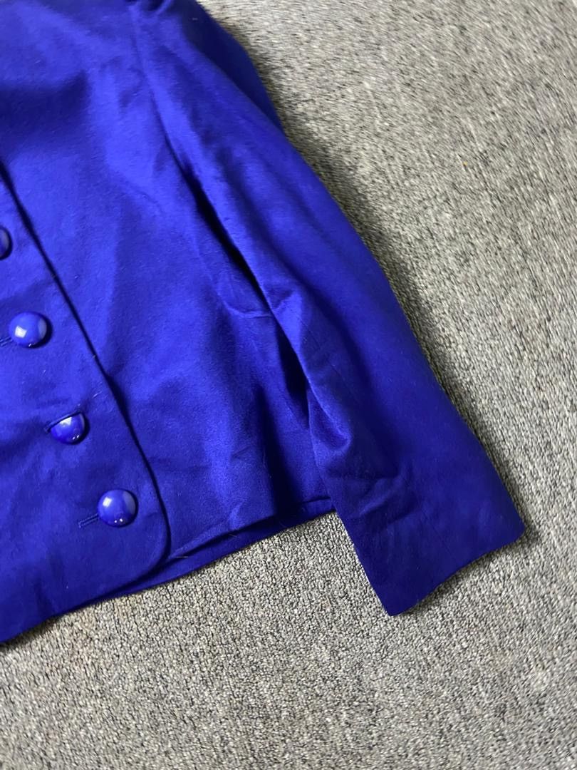 Yves Saint Laurent Yves Saint Laurent Femmes Silk Blazer (191) Size XS / US 0-2 / IT 36-38 - 7 Thumbnail