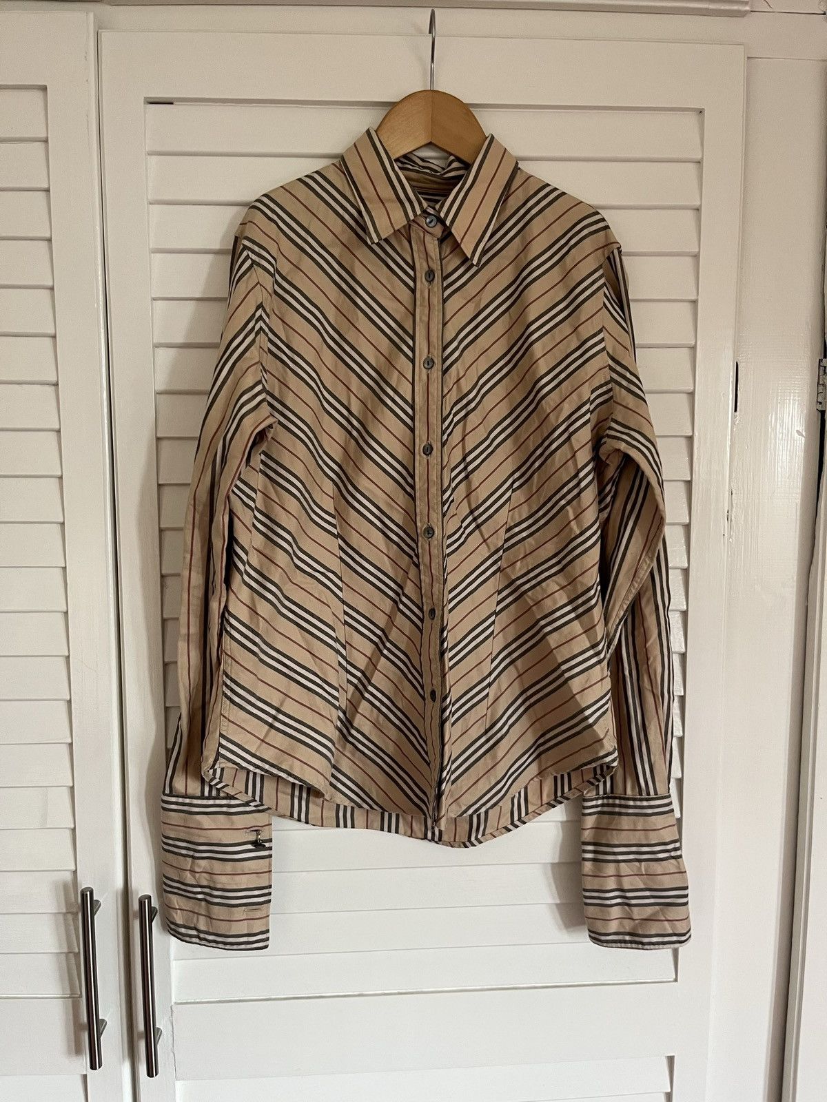 Burberry WW Burberry fitted button up shirt Size M / US 6-8 / IT 42-44 - 1 Thumbnail