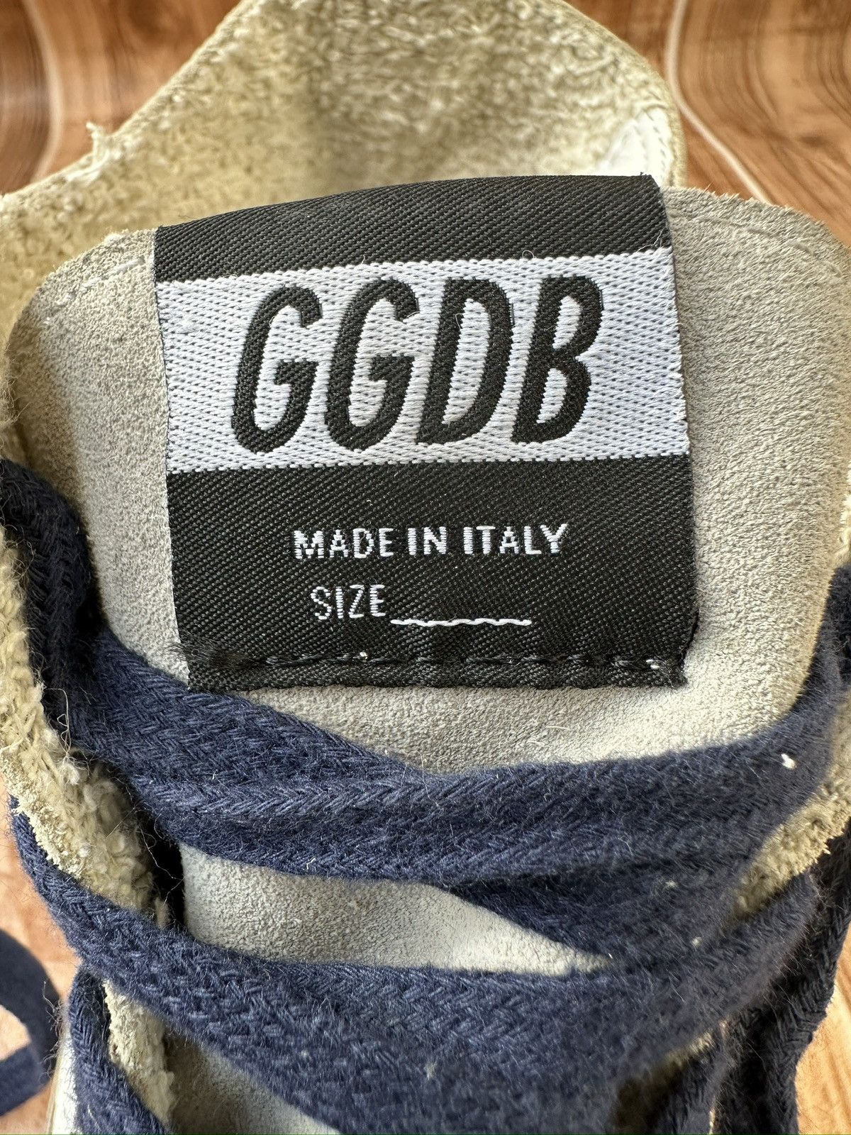 Golden Goose Golden Goose Francy Graffiti Print Leather Sneaks Size US 10 / EU 43 - 16 Thumbnail
