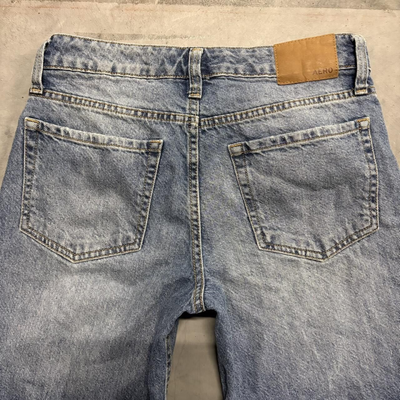Vintage Crazy Vintage Y2K/2000s Low rise Baggy WideLeg Baggy Medium Wash Denim Jeans! Size US 28 / EU 44 - 5 Thumbnail