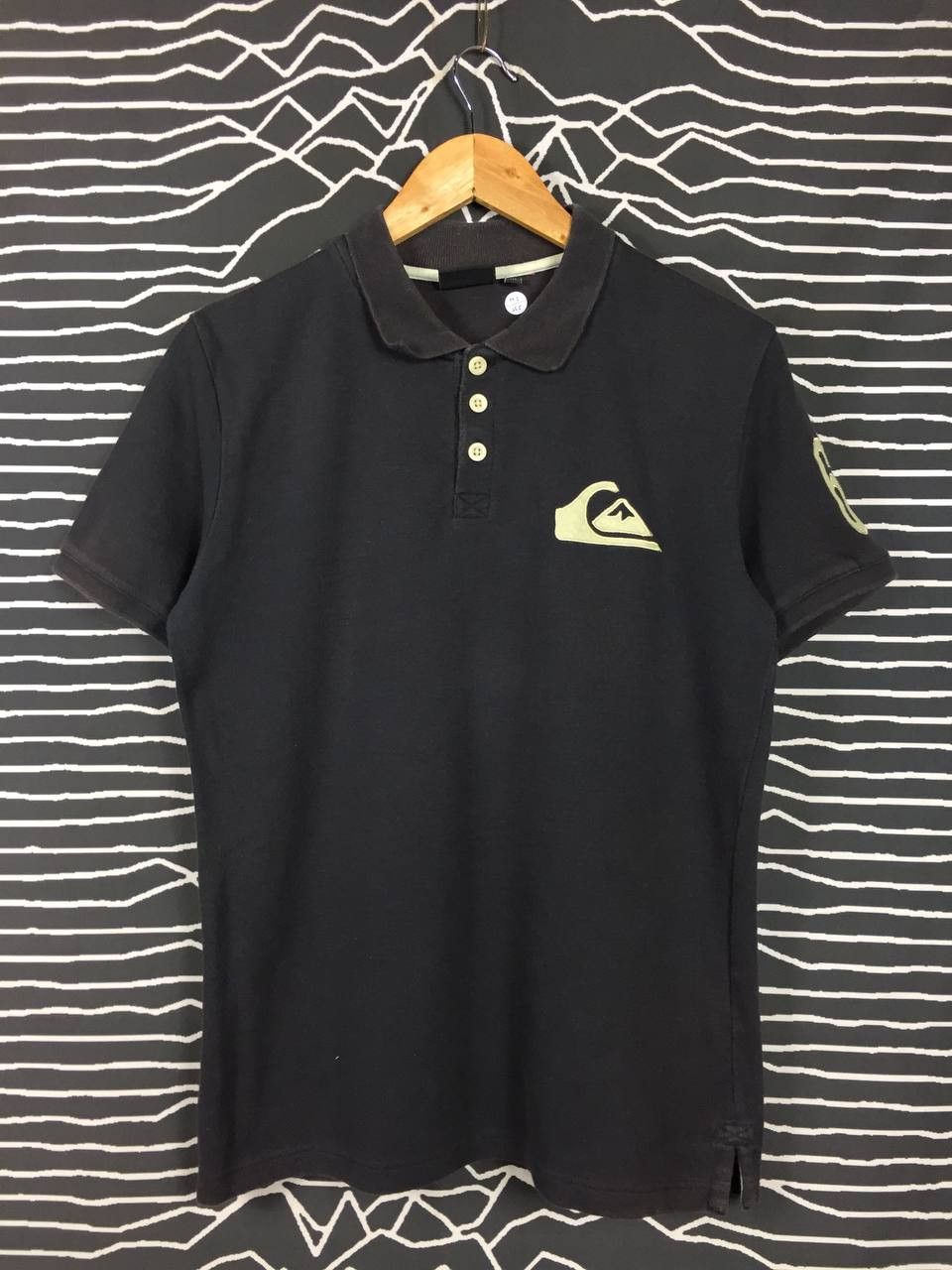 Quiksilver Quiksilver Embroidered Logo Streetwear Surfwear Polo Tee Size US M / EU 48-50 / 2 - 2 Thumbnail