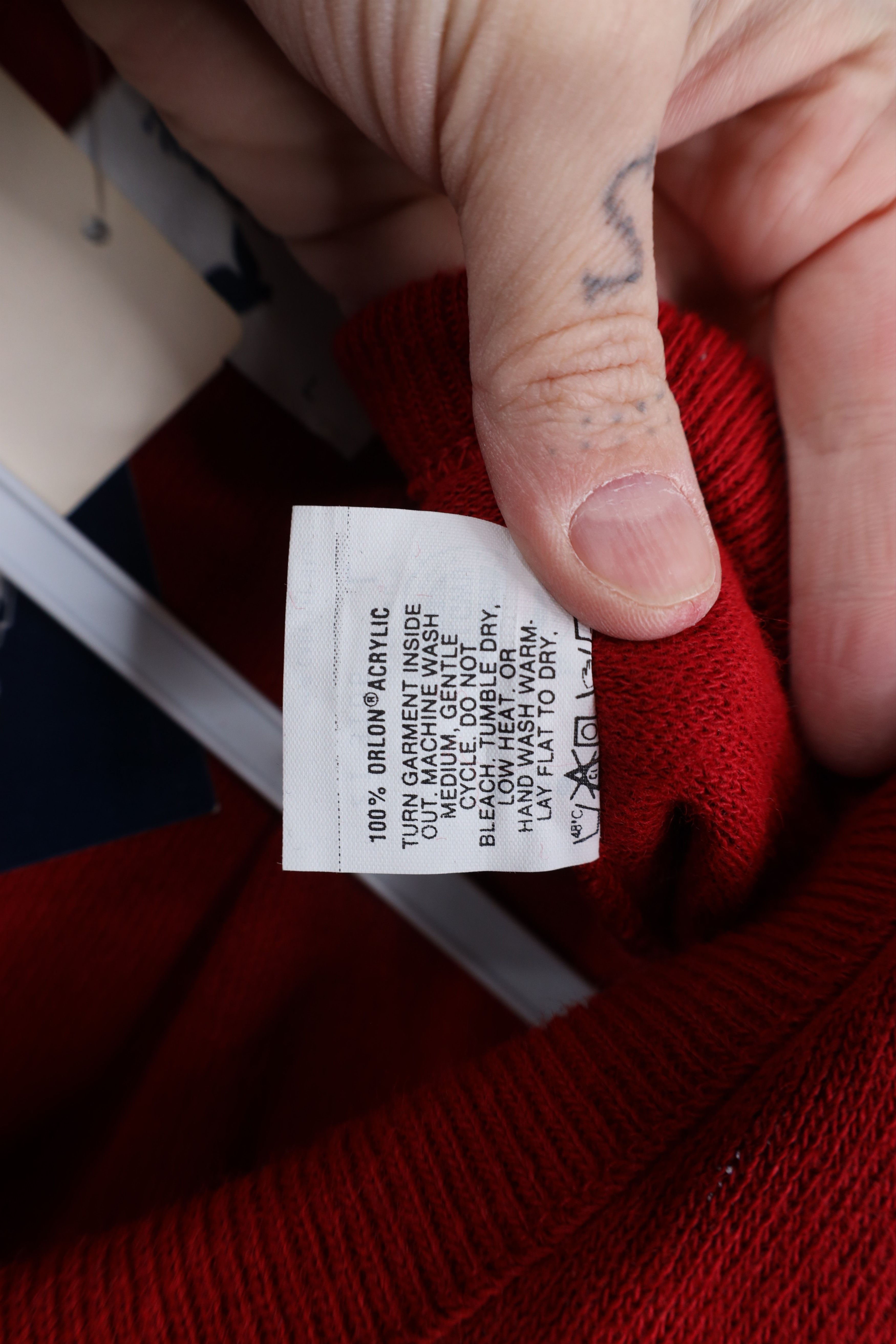 Vintage Deadstock Vintage 70s Streetwear V-Neck Sweater Vest Red USA Size US L / EU 52-54 / 3 - 7 Thumbnail