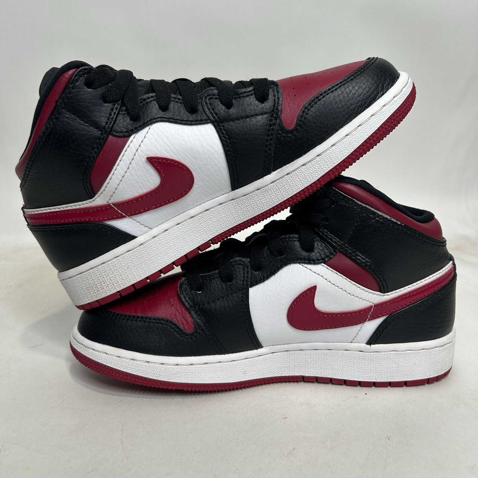 Jordan Brand Nike Shoes Air Jordan 1 Mid GS “Bred Toe/Noble Red” 2024 Size US 6.5 / IT 36.5 - 3 Thumbnail