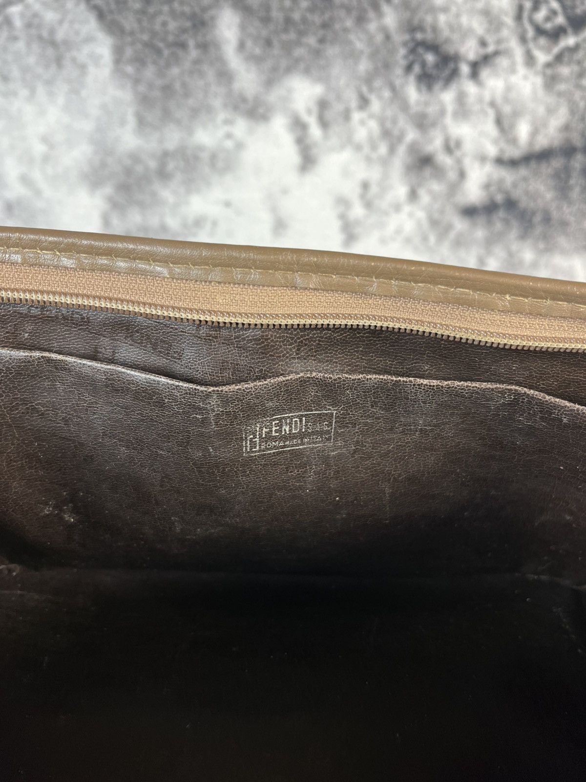 Fendi Vintage Fendi Zucca Monogram Leather Clutch Made In Italy Size ONE SIZE - 17 Thumbnail