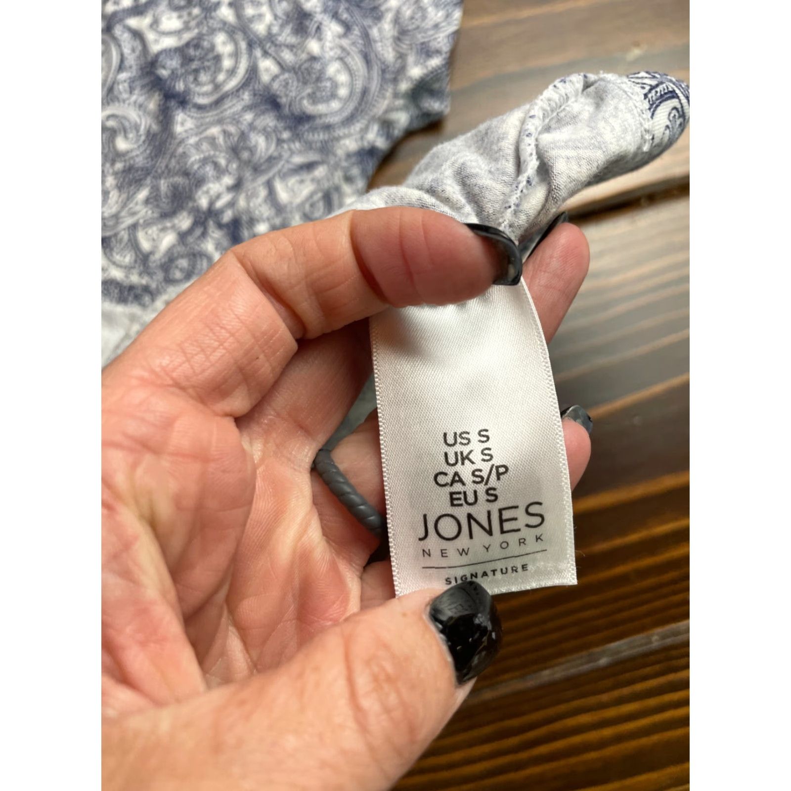 Jones New York Jones New York Shirt Women's Small Blue White Short Sleeve Floral Blouse Size S / US 4 / IT 40 - 7 Thumbnail
