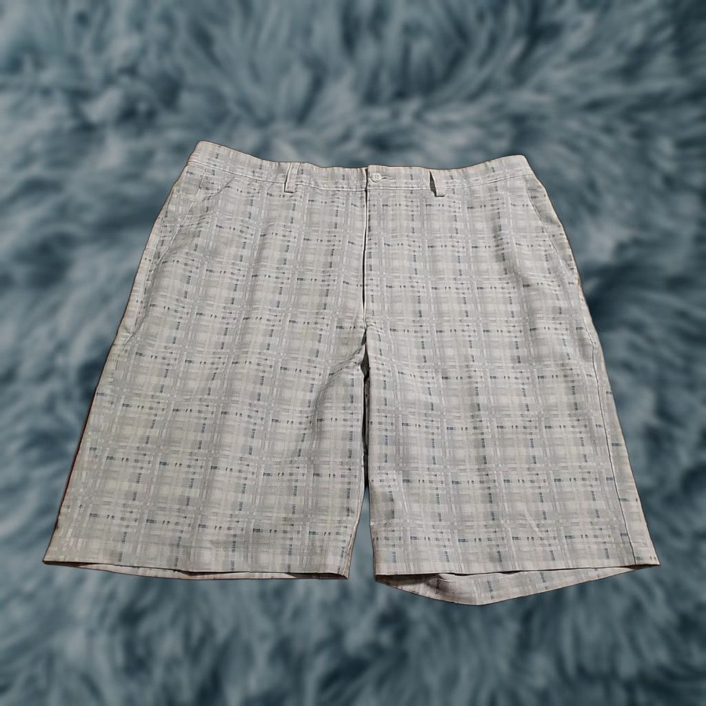 PGA Tour PGA TOUR Golf Shorts 38" 10" Flat Front Geometric Gray White Blue Men Regular 38 Chino"><|vq_2229|> Size US 38 / EU 54 - 1 Thumbnail