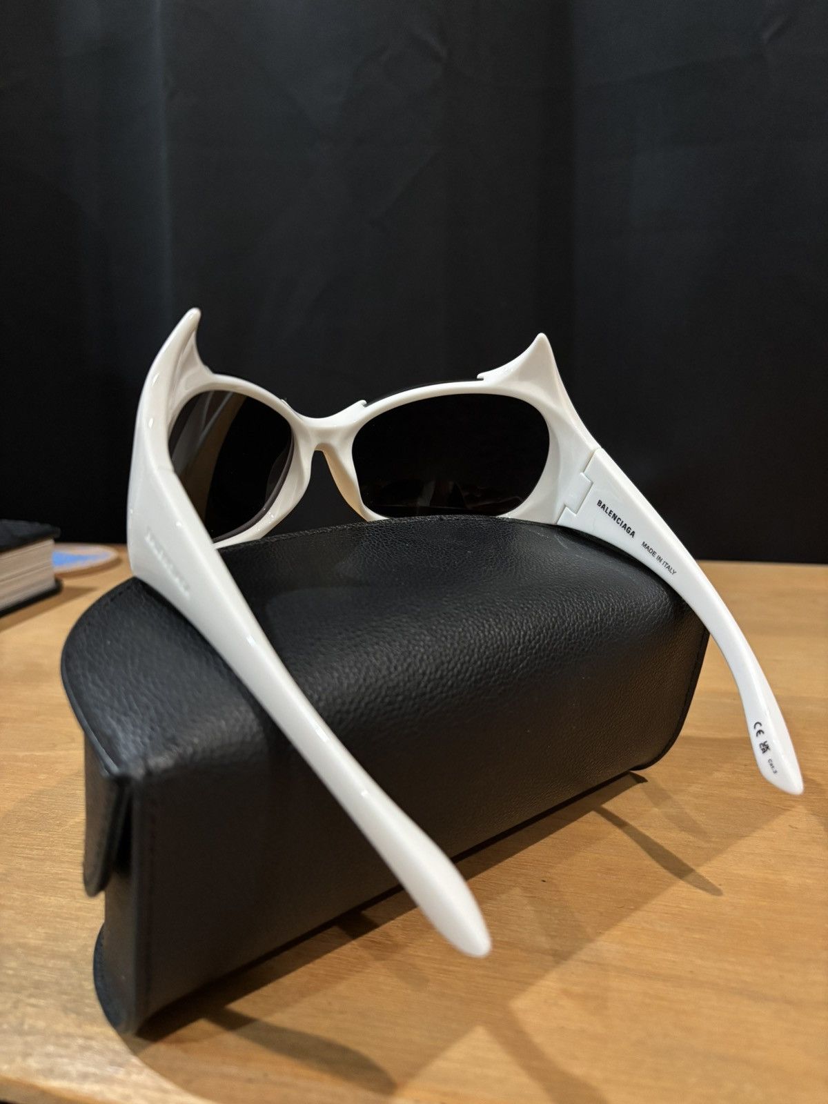 Balenciaga White Gotham Frame Cat Sunglasses Size ONE SIZE - 4 Thumbnail