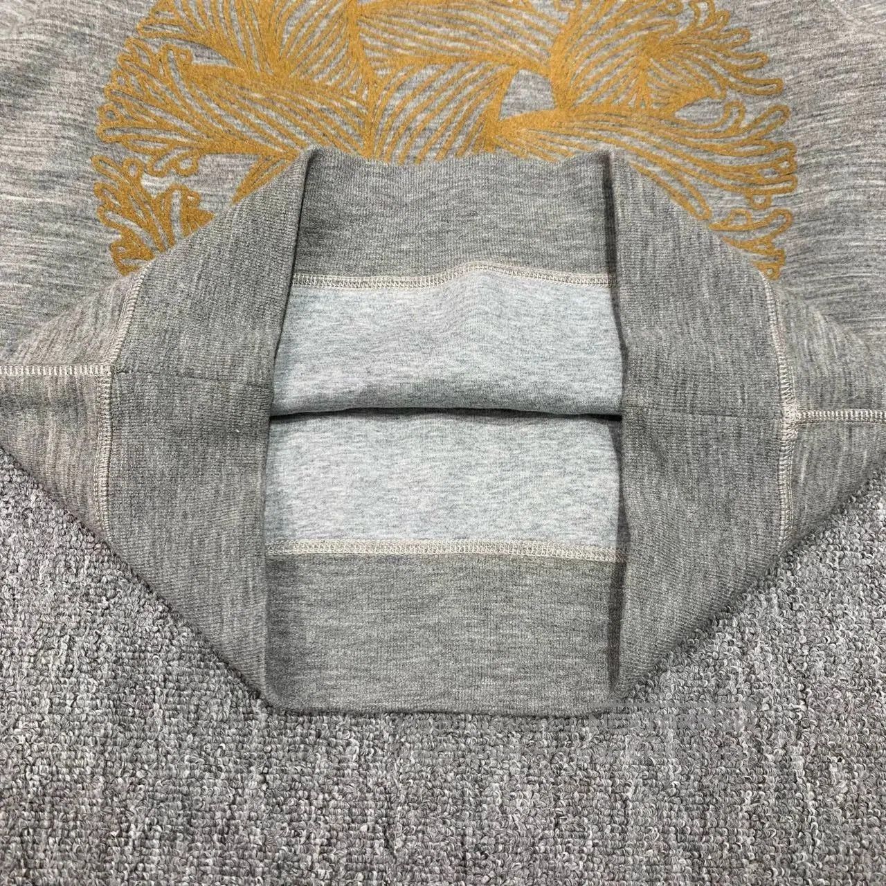 Louis Vuitton louis vuitton gray logo sweatshirt size small. Size US S / EU 44-46 / 1 - 8 Thumbnail