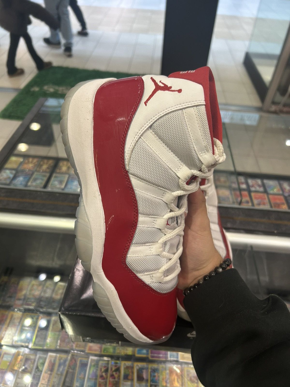 Jordan Brand Jordan 11 Cherry 2022 Size US 10 / EU 43 - 5 Thumbnail